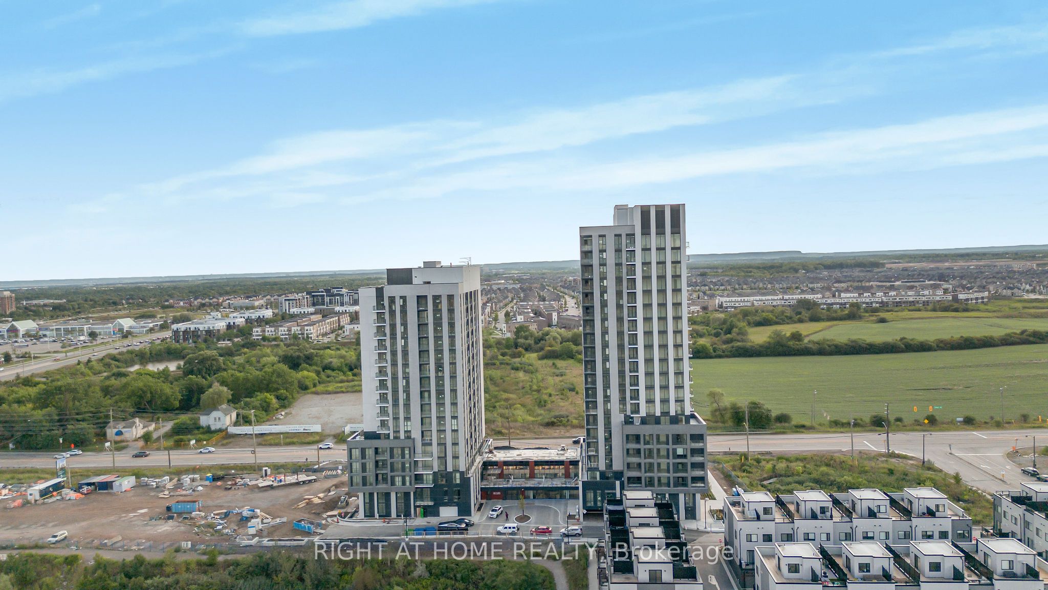 3079 Trafalgar Rd Property Photo 1