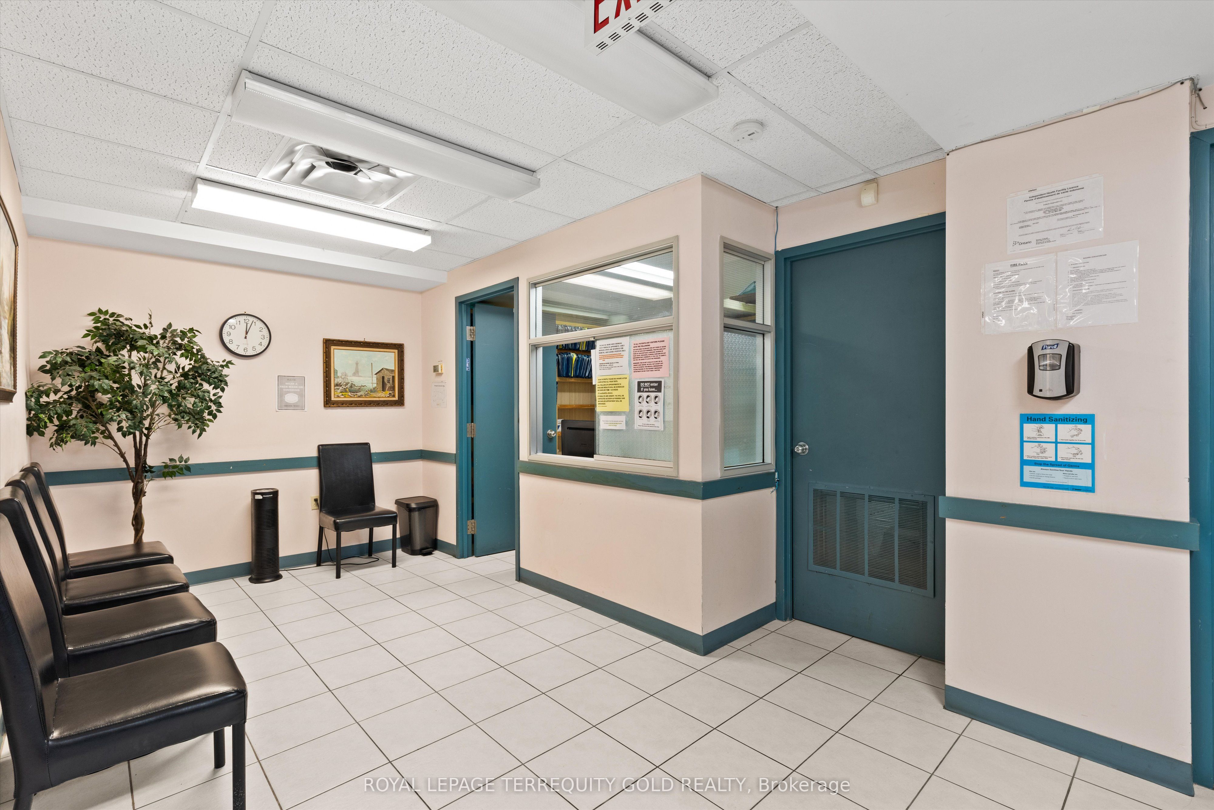 1662 & 1664 Dufferin Street Property Photo 6