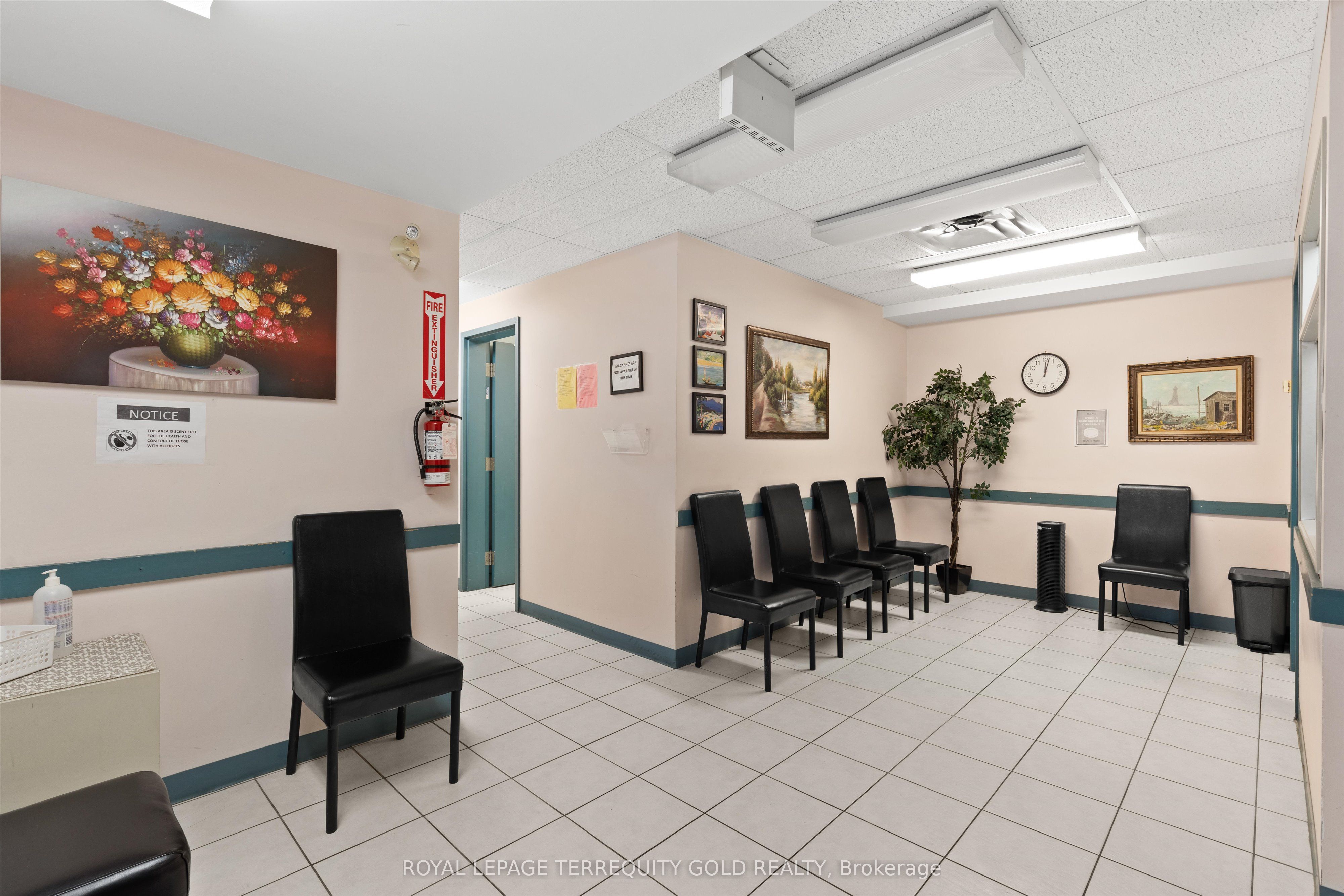 1662 & 1664 Dufferin Street Property Photo 7