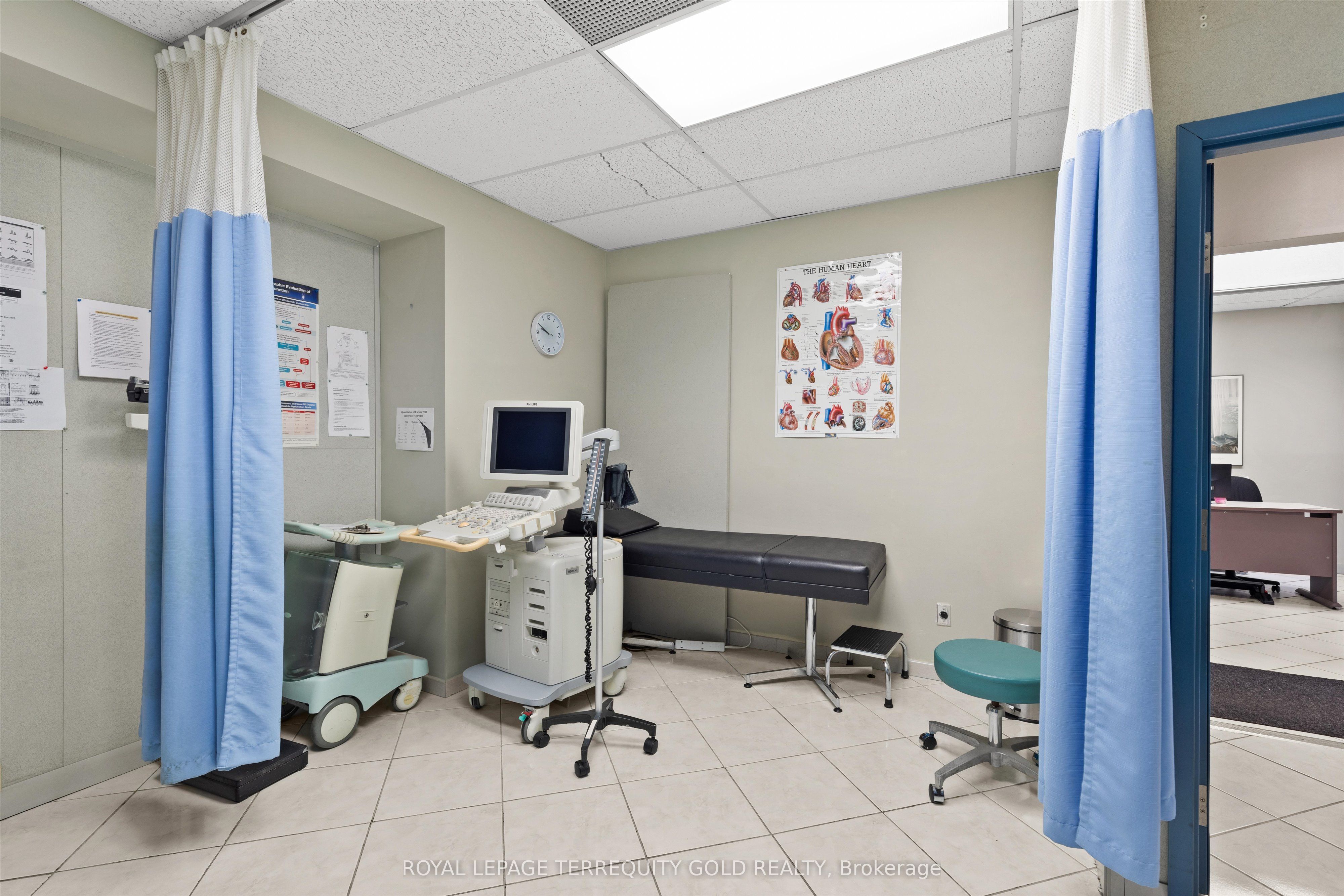 1662 & 1664 Dufferin Street Property Photo 8