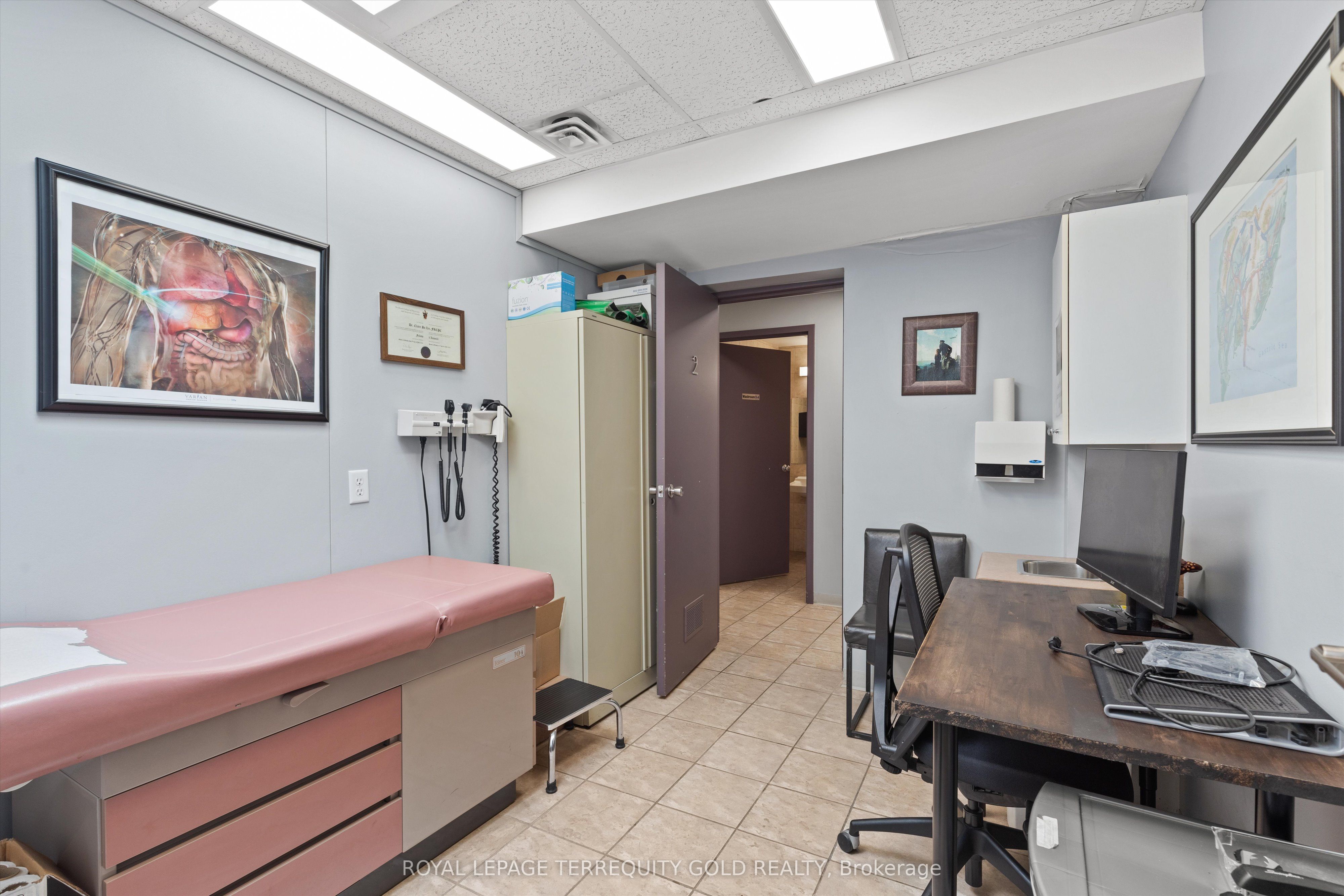 1662 & 1664 Dufferin Street Property Photo 10