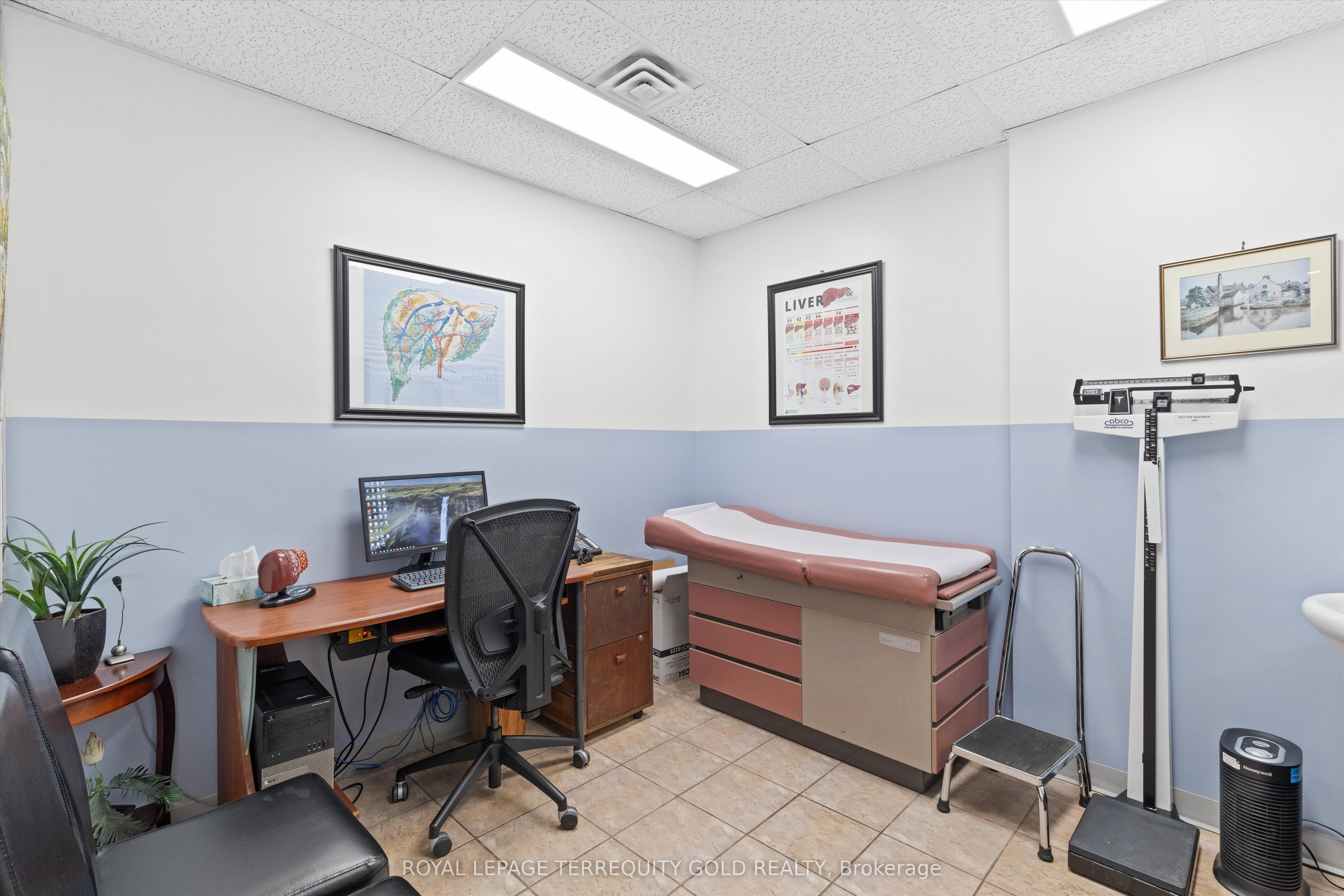 1662 & 1664 Dufferin Street Property Photo 11