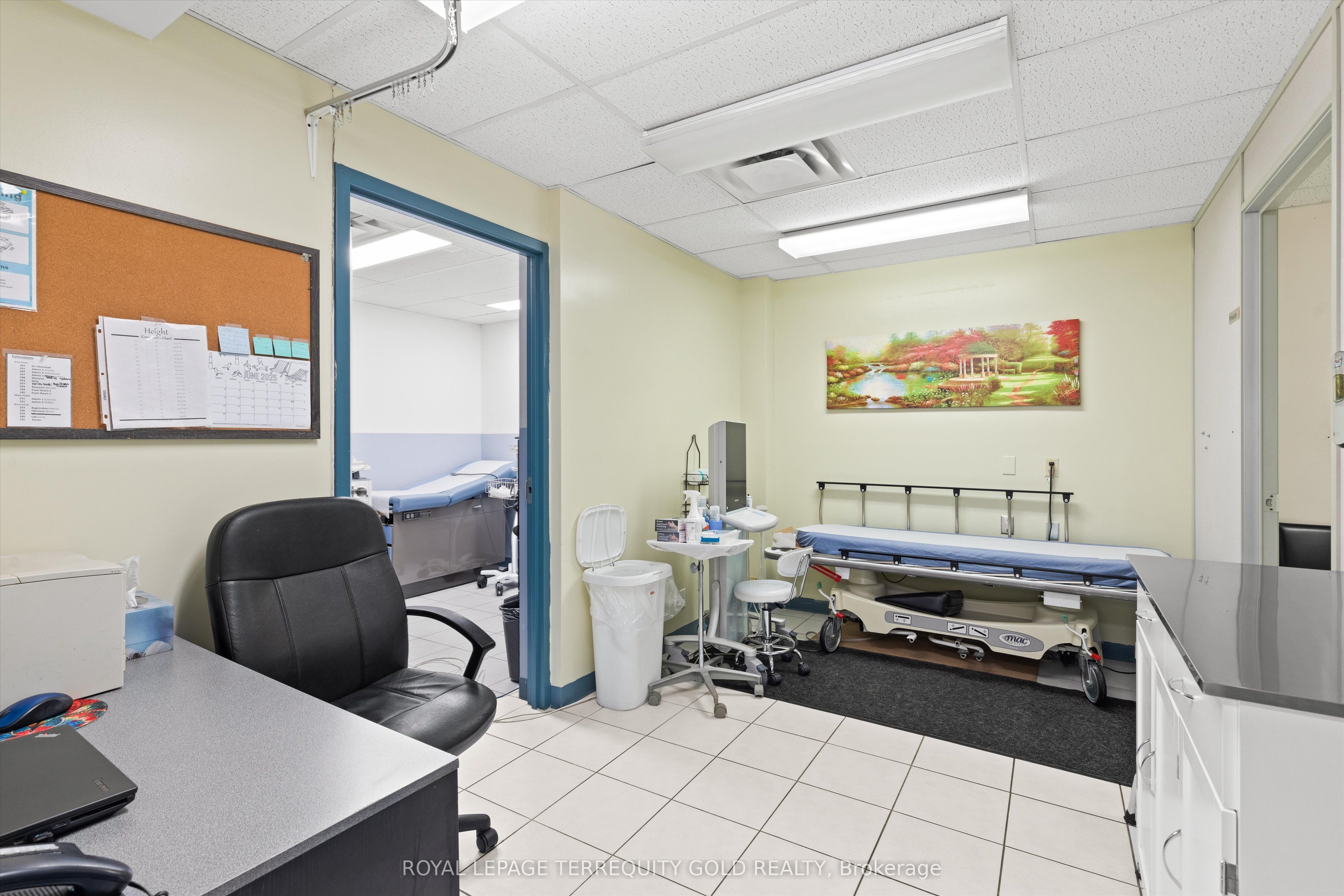 1662 & 1664 Dufferin Street Property Photo 14