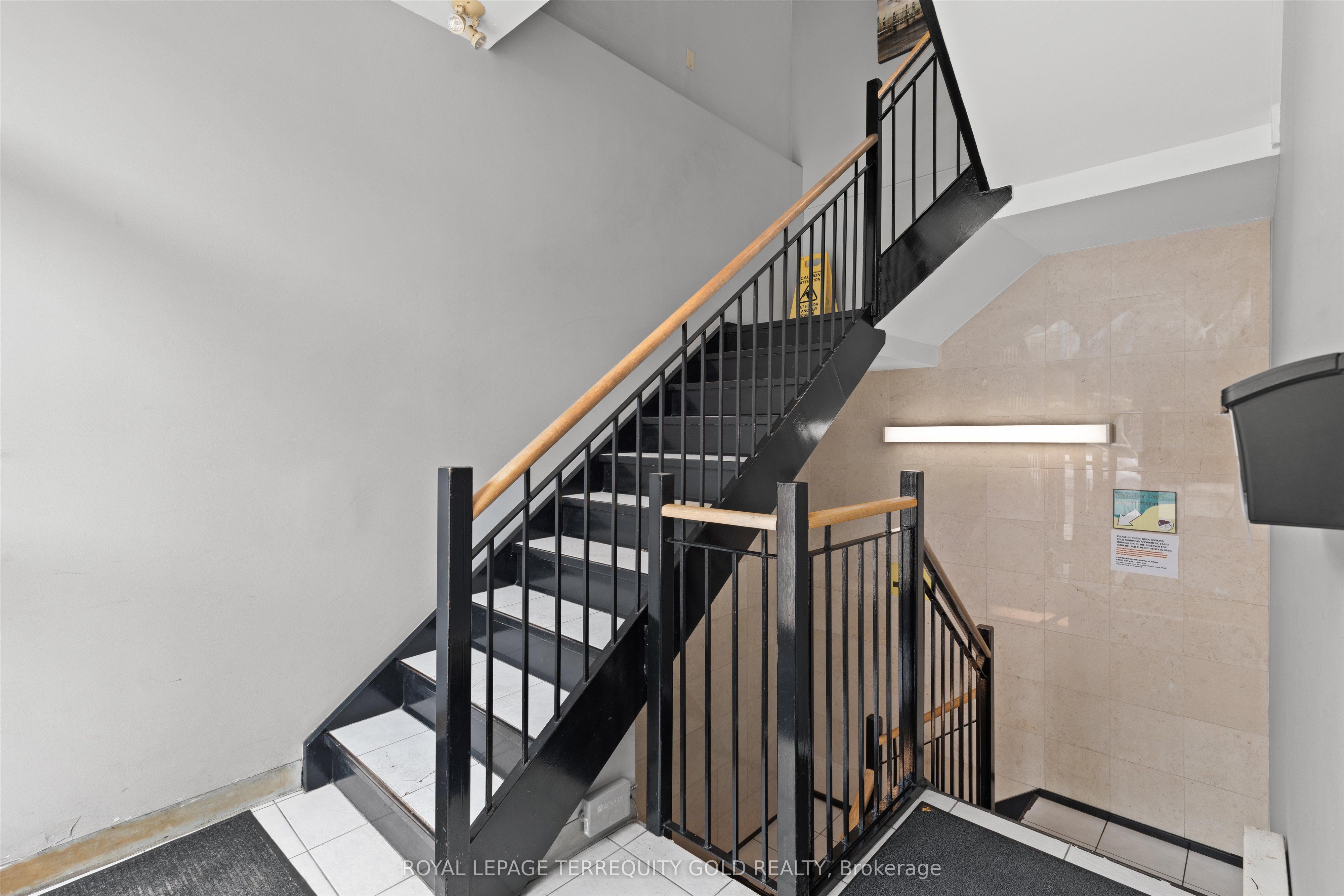 1662 & 1664 Dufferin Street Property Photo 18