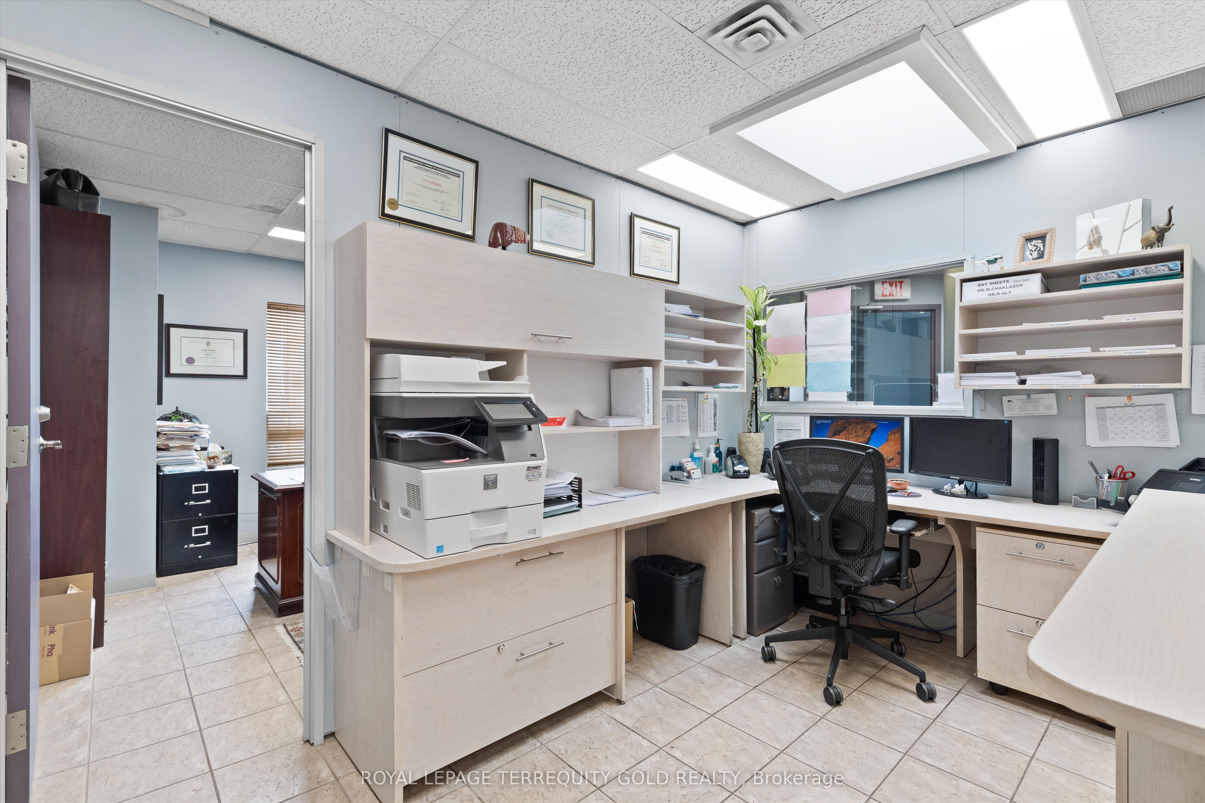 1662 & 1664 Dufferin Street Property Photo 24