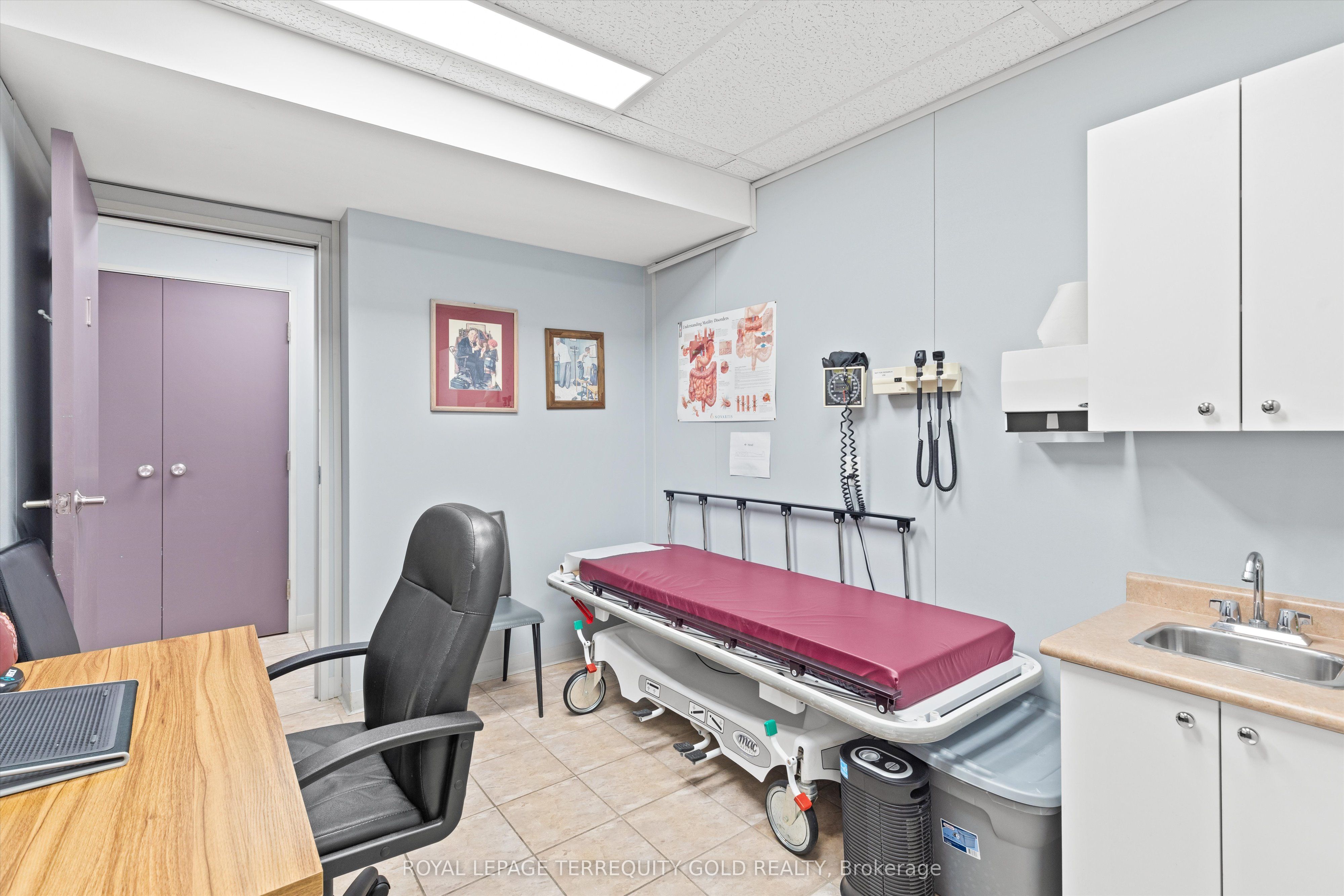 1662 & 1664 Dufferin Street Property Photo 25