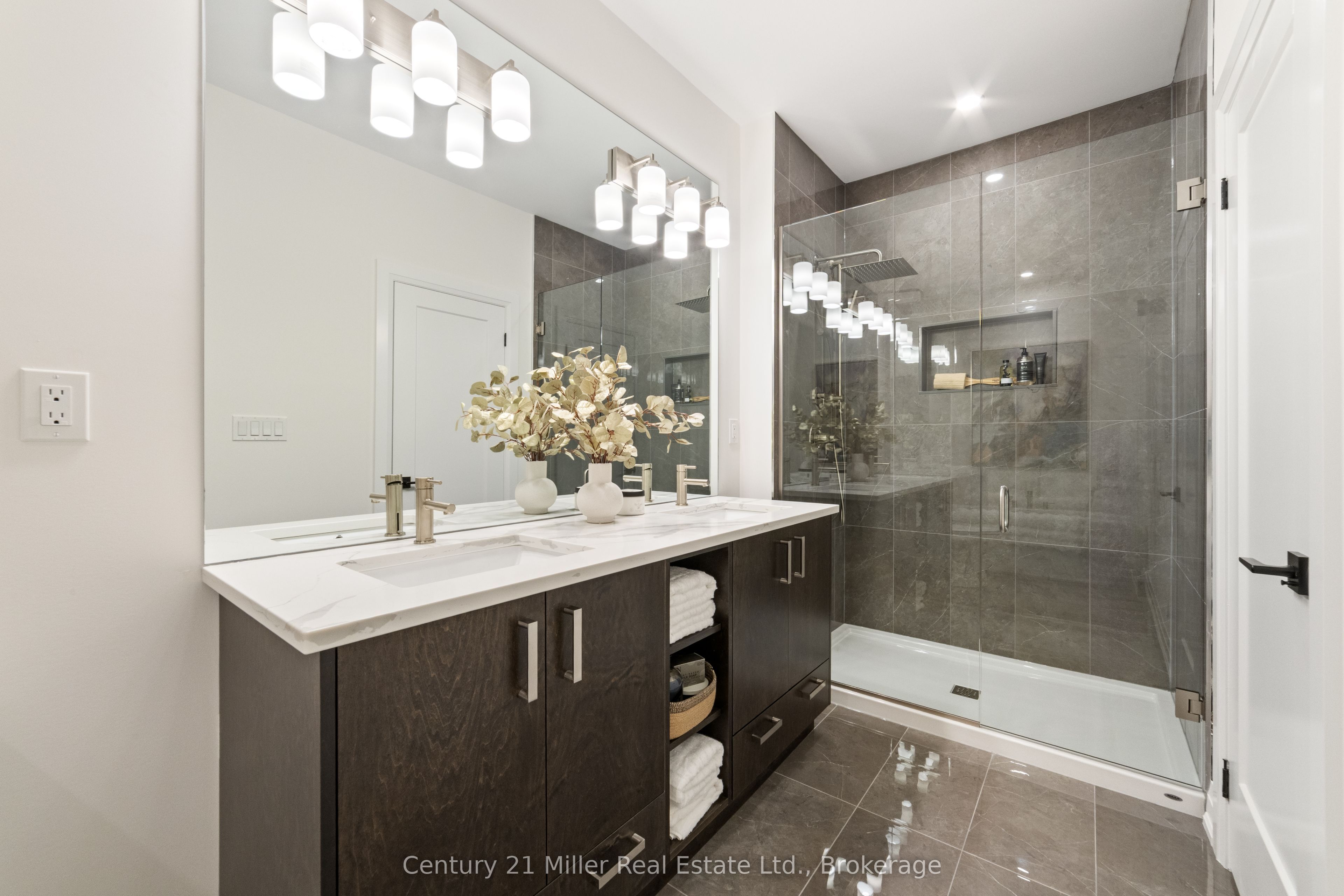 280 Melody Common 30 Property Photo 28