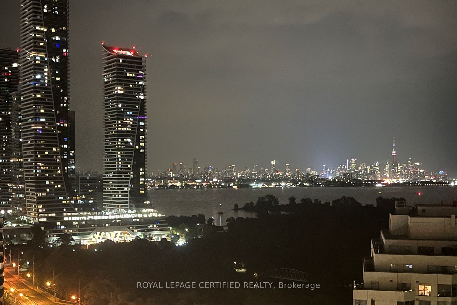 2269 Lake Shore Boulevard W 2302 Property Photo 2