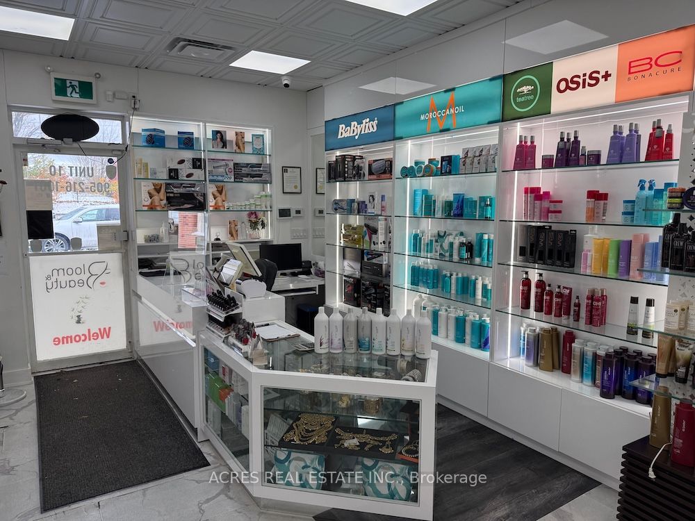 860 N Park Dr Property Photo 6