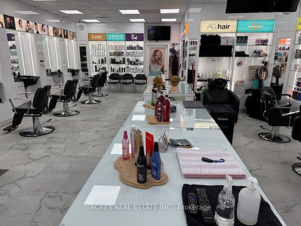 860 N Park Dr Property Photo 8