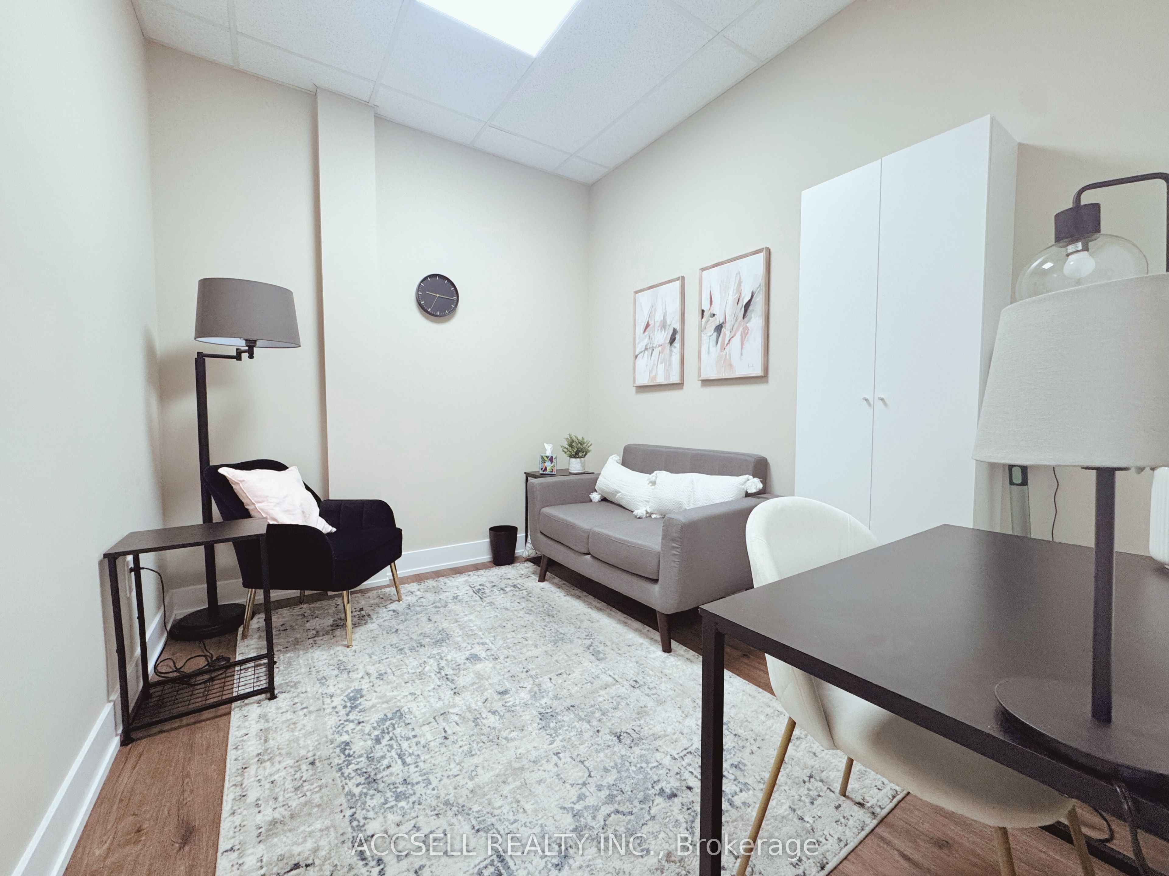 3485 Rebecca St Property Photo 6