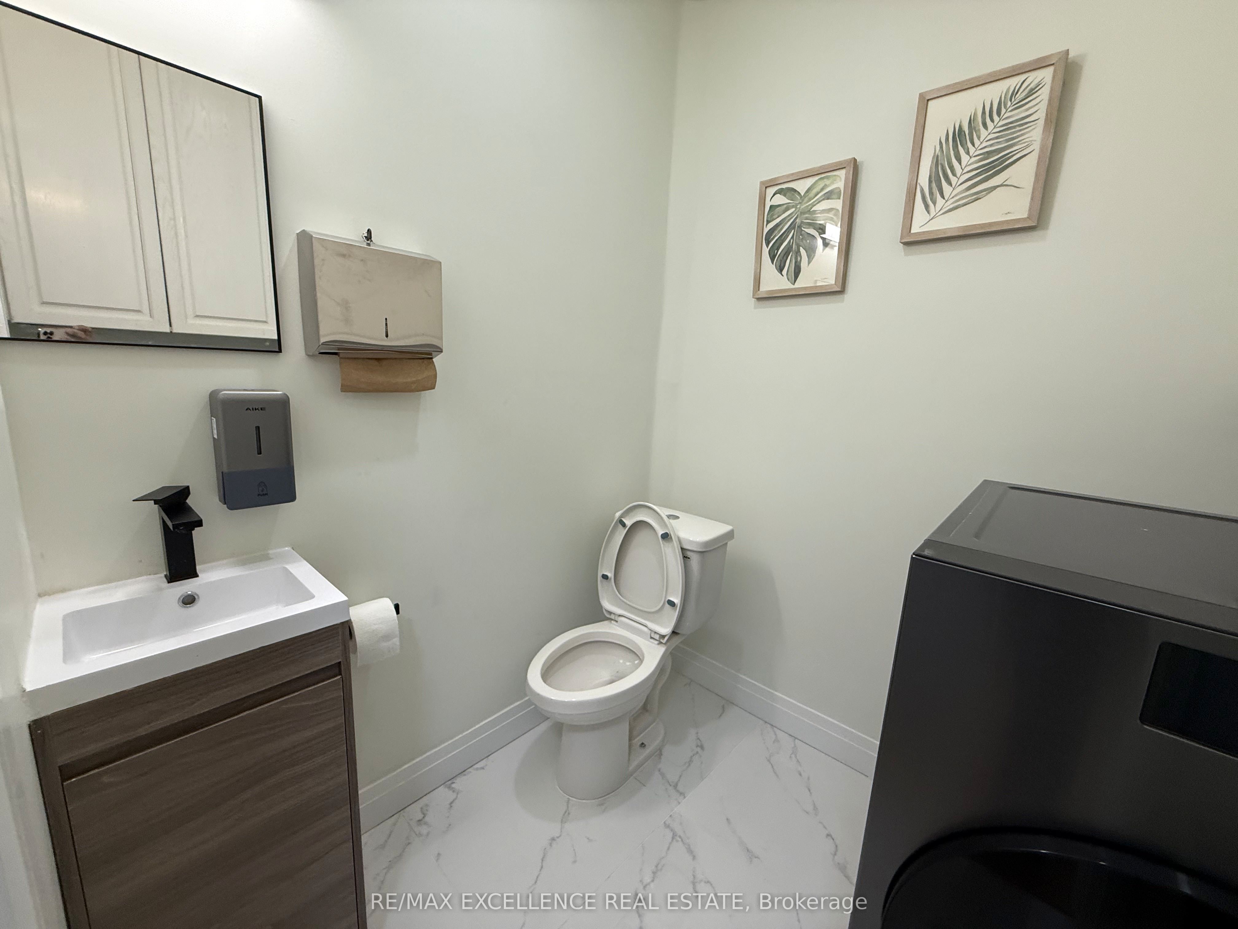 5484 Tomken Road 4 Property Photo 13