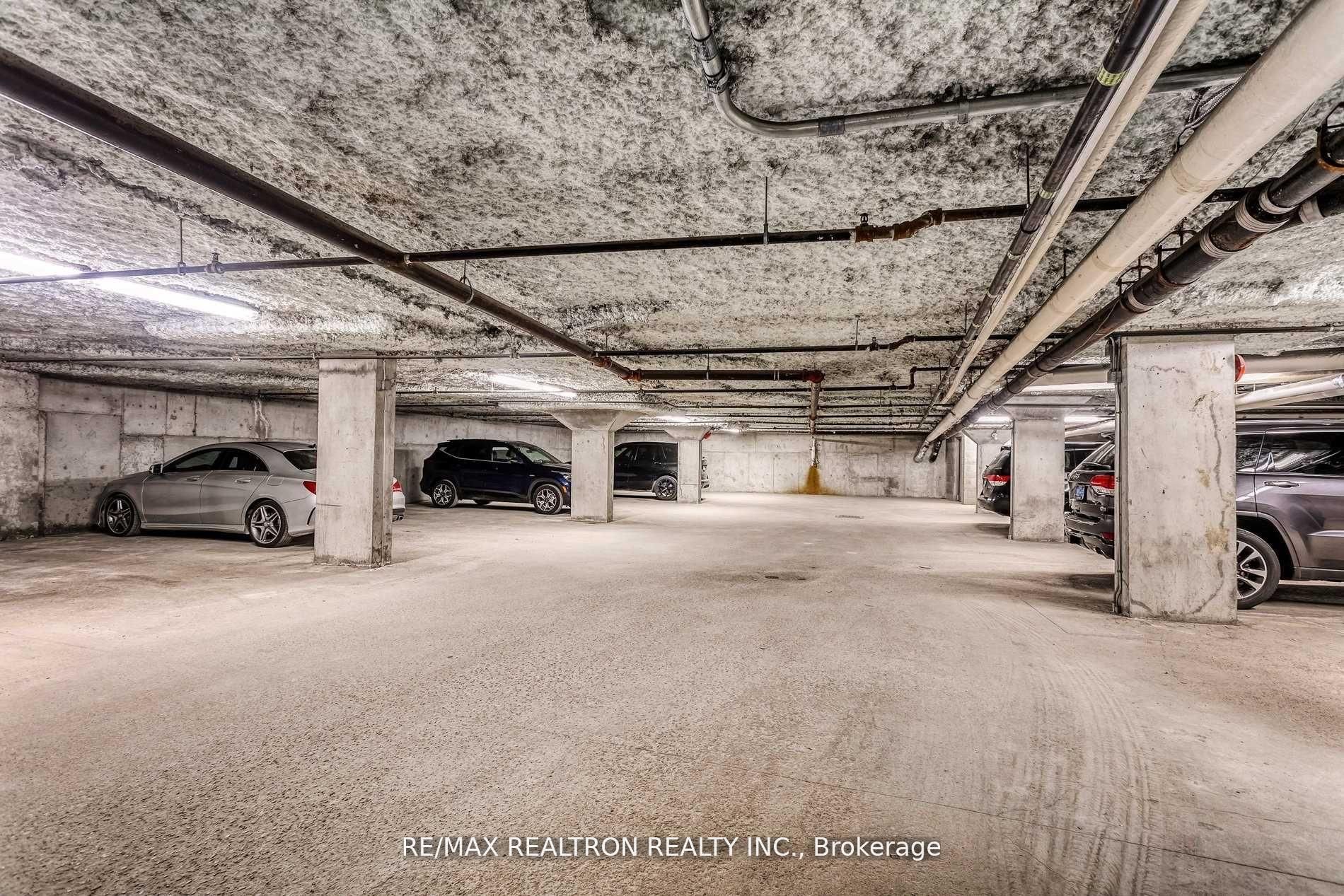 1018 Finch Avenue W 223 Property Photo 18