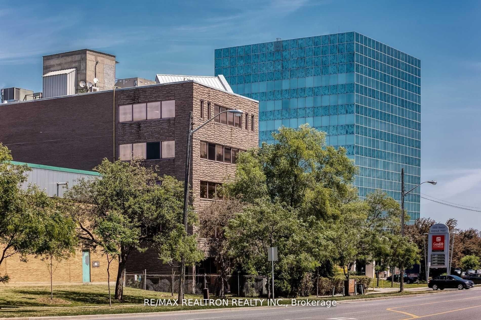 1018 Finch Avenue W 404 Property Photo 4