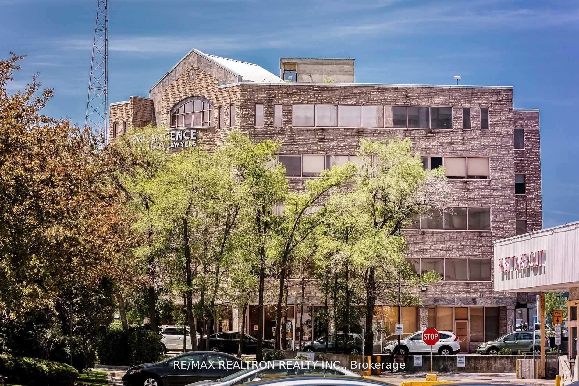 1018 Finch Avenue W 404 Property Photo 9