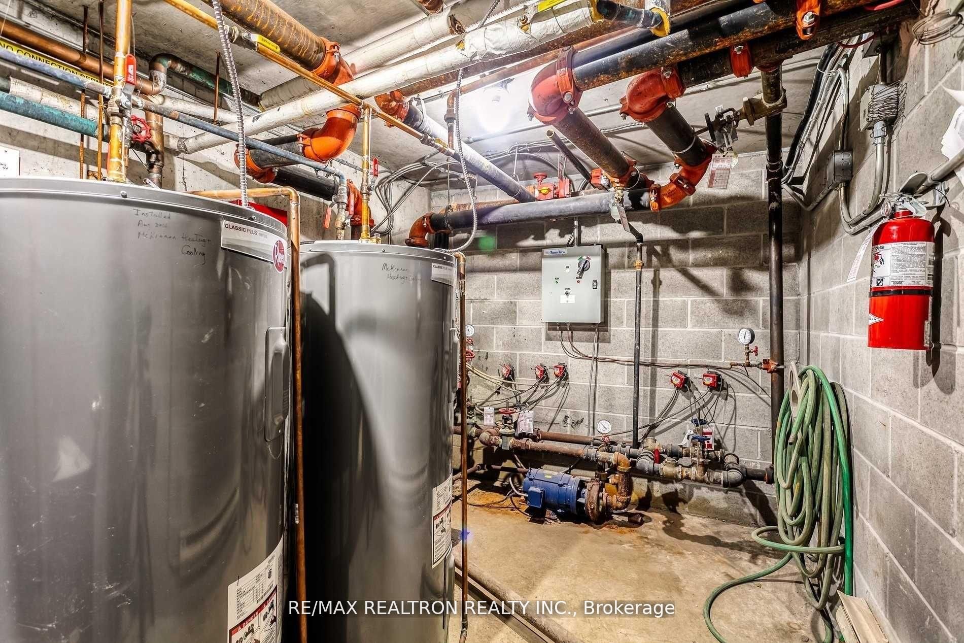 1018 Finch Avenue W 404 Property Photo 16