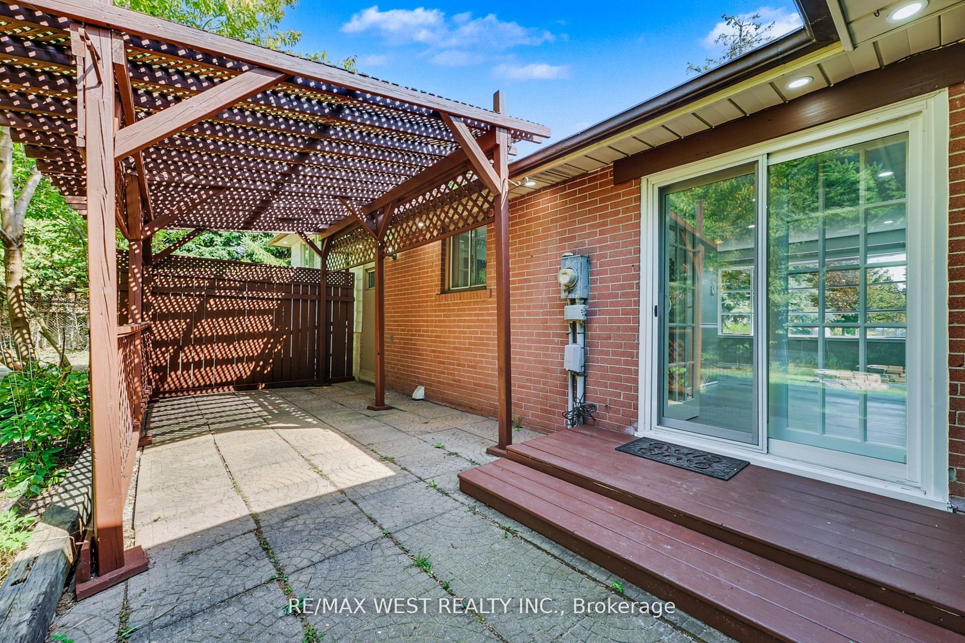 15 Lawrence Avenue Property Photo 12