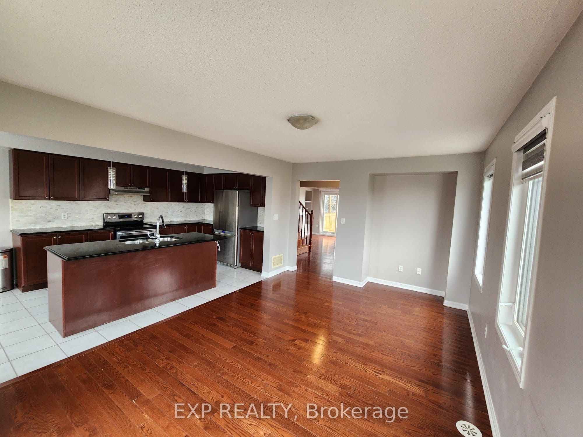 16 Saunter Court Property Photo 1