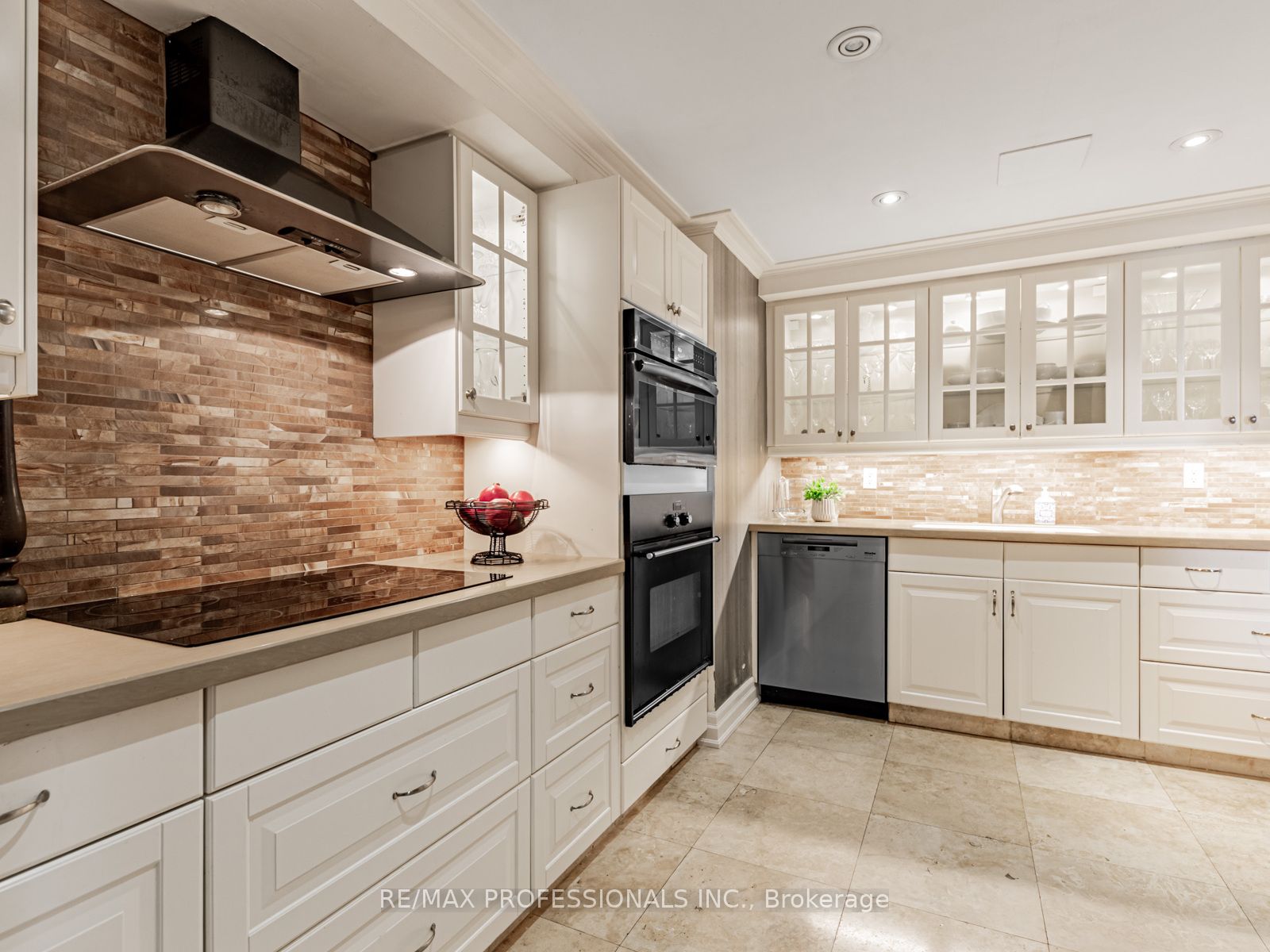 300 Mill Road G17 Property Photo 5