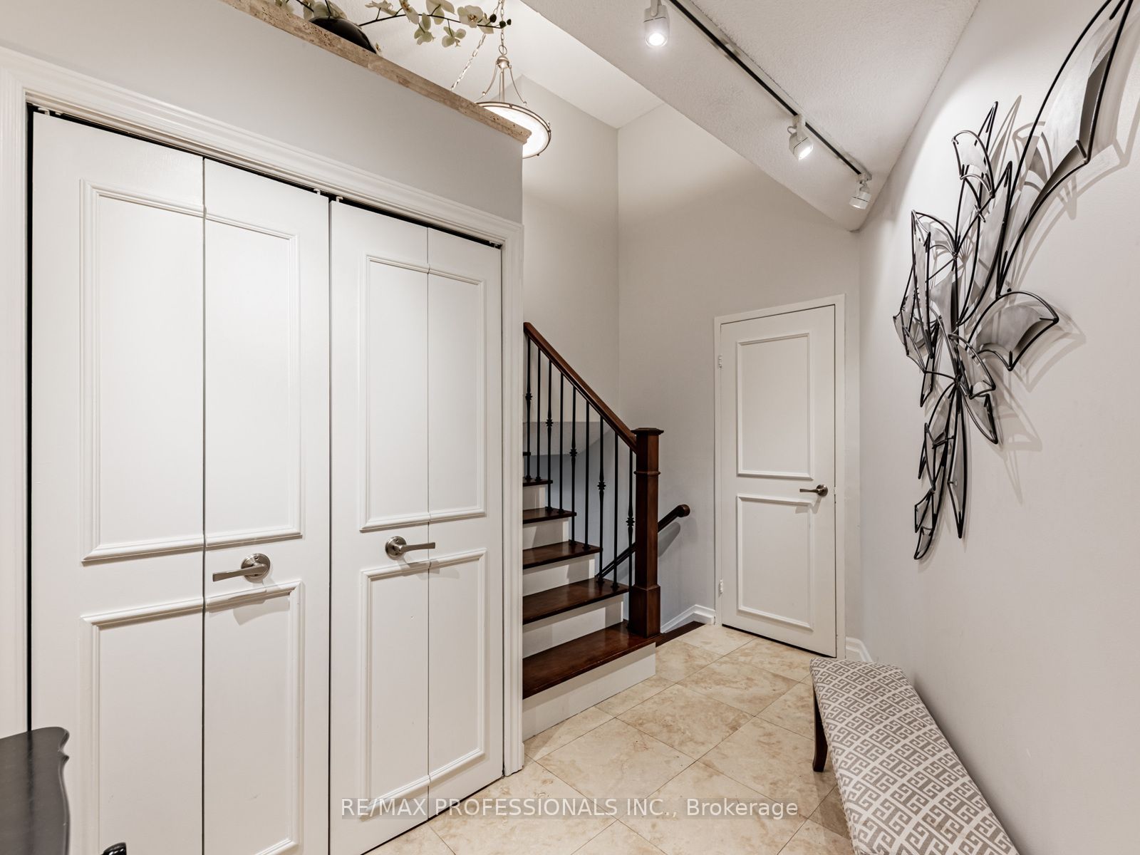 300 Mill Road G17 Property Photo 9