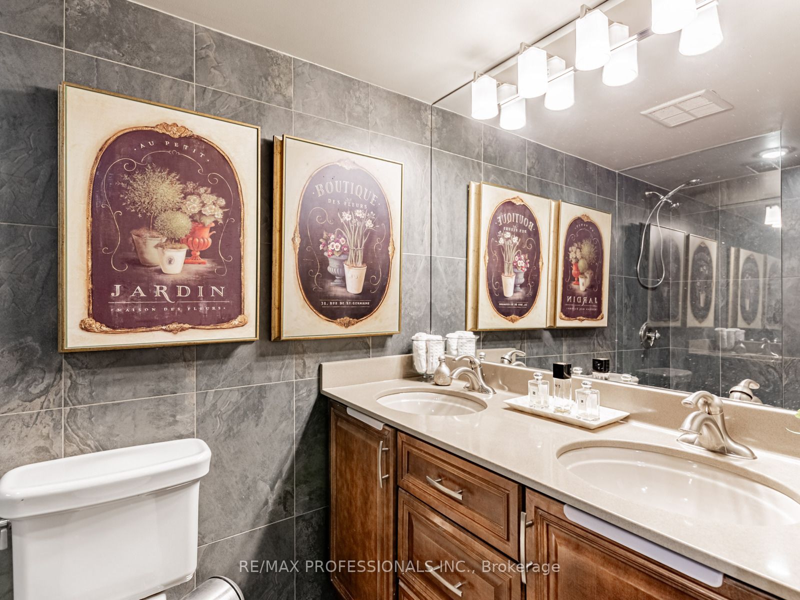 300 Mill Road G17 Property Photo 17