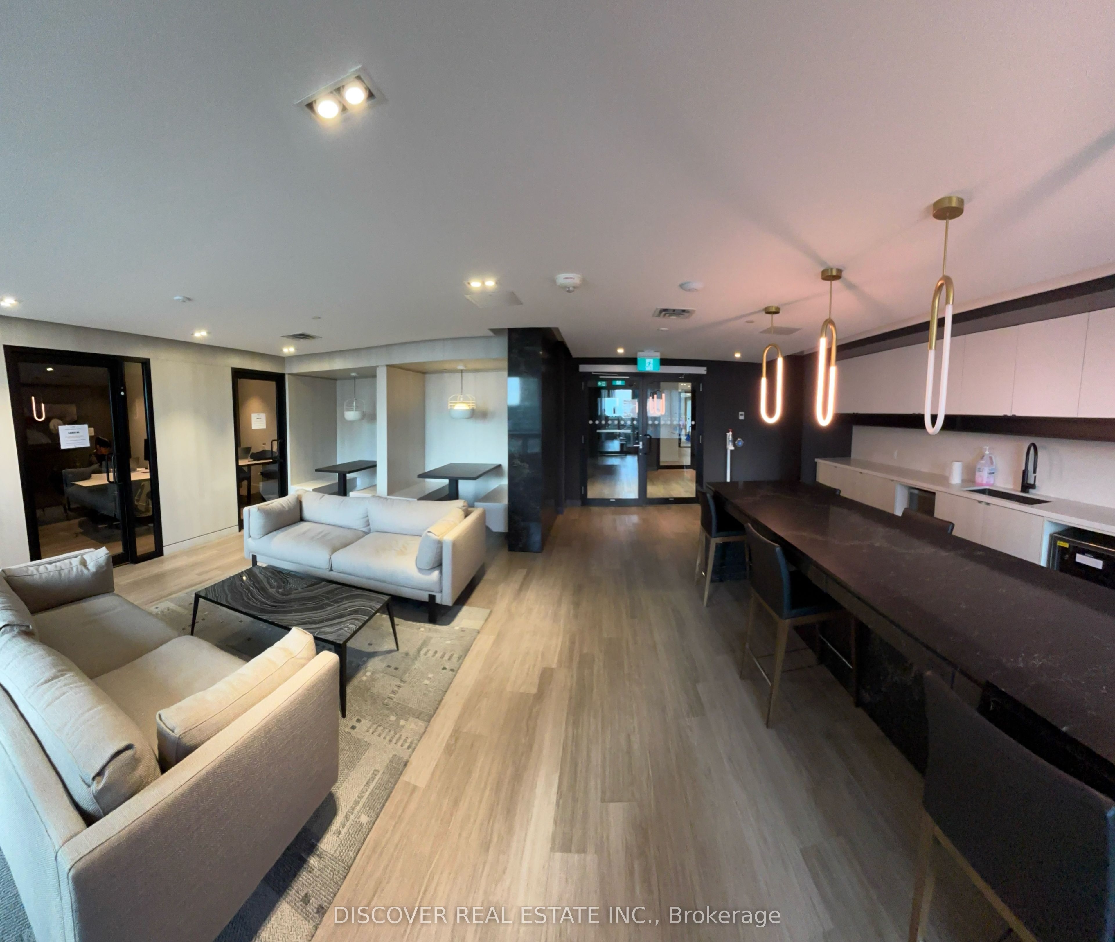 4065 Confederation Parkway 3704 Property Photo 3