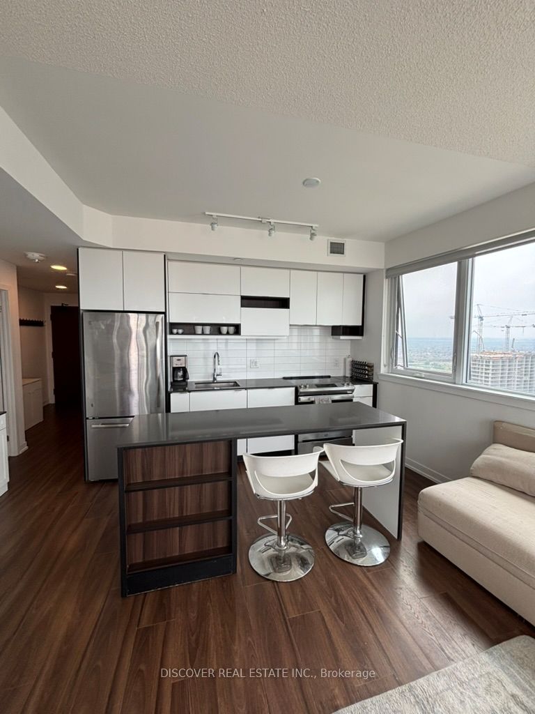 4065 Confederation Parkway 3704 Property Photo 6