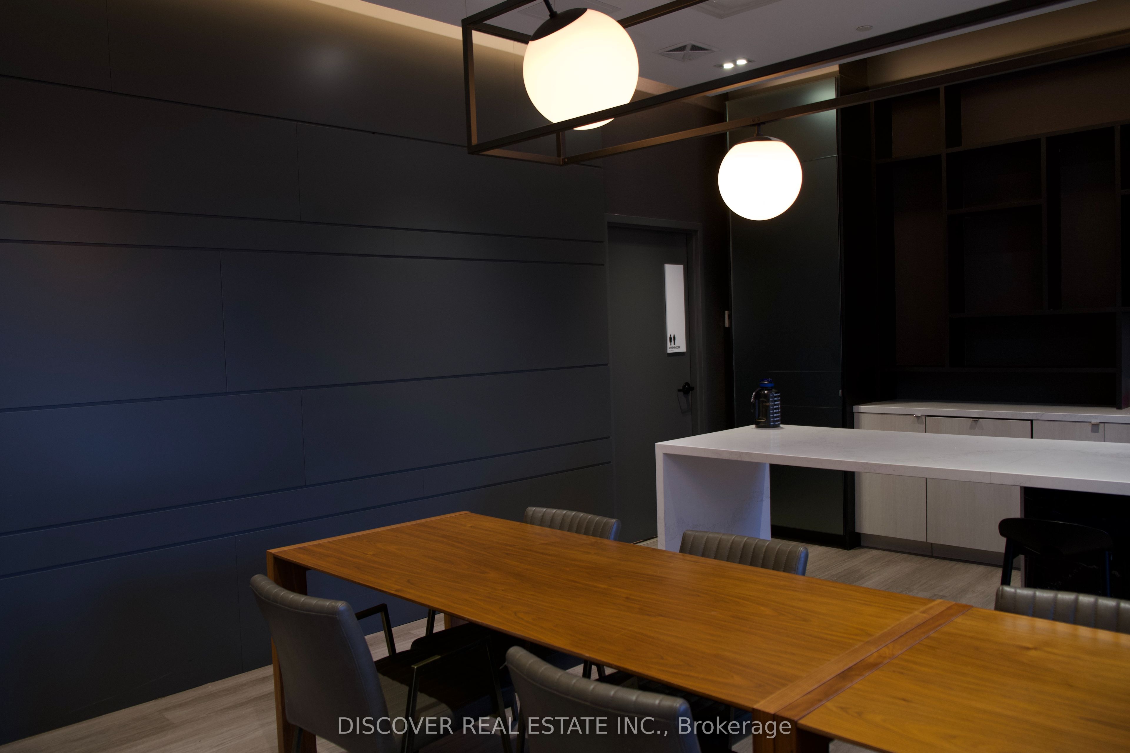 4065 Confederation Parkway 3704 Property Photo 10