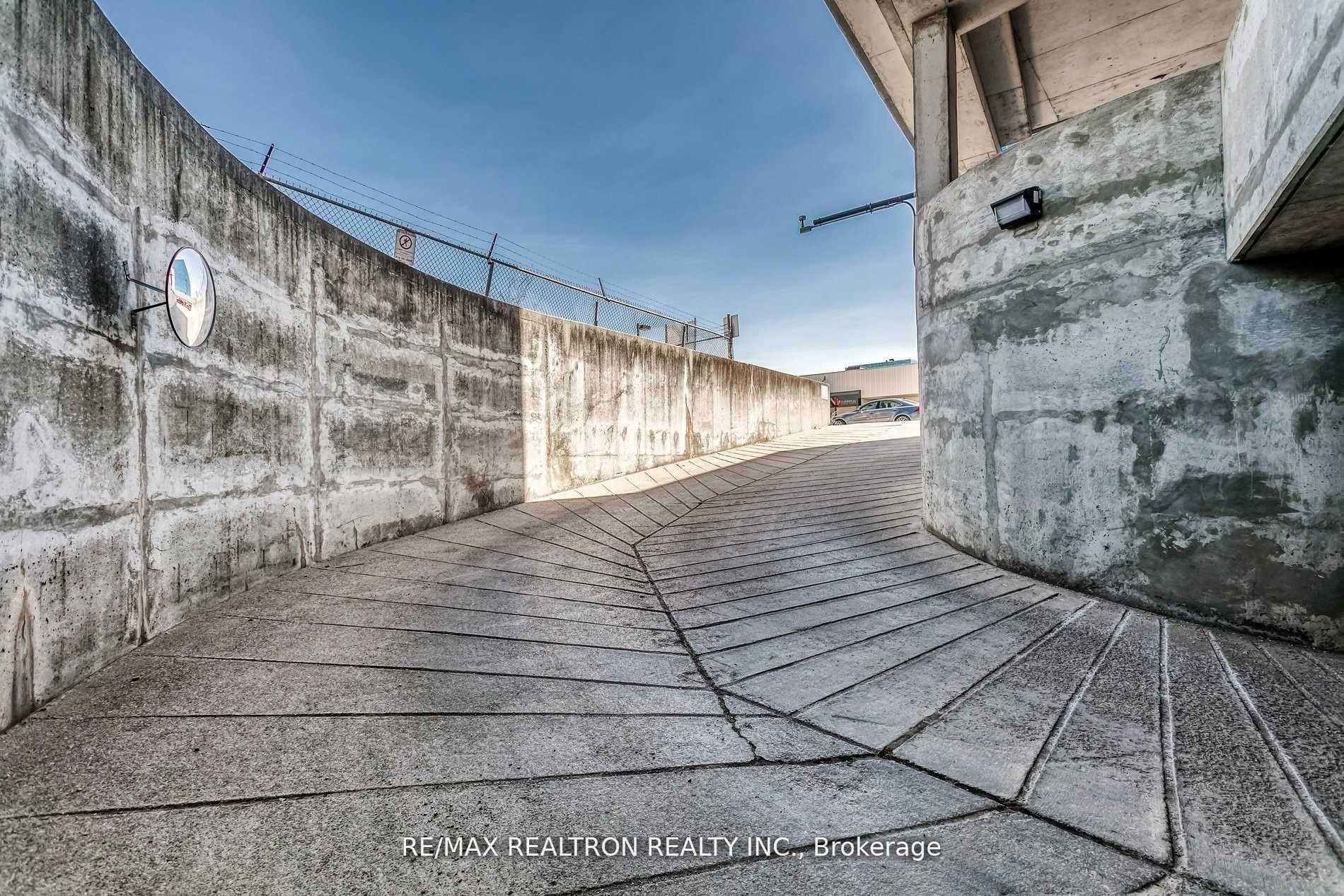 1018 Finch Avenue W 407 Property Photo 27