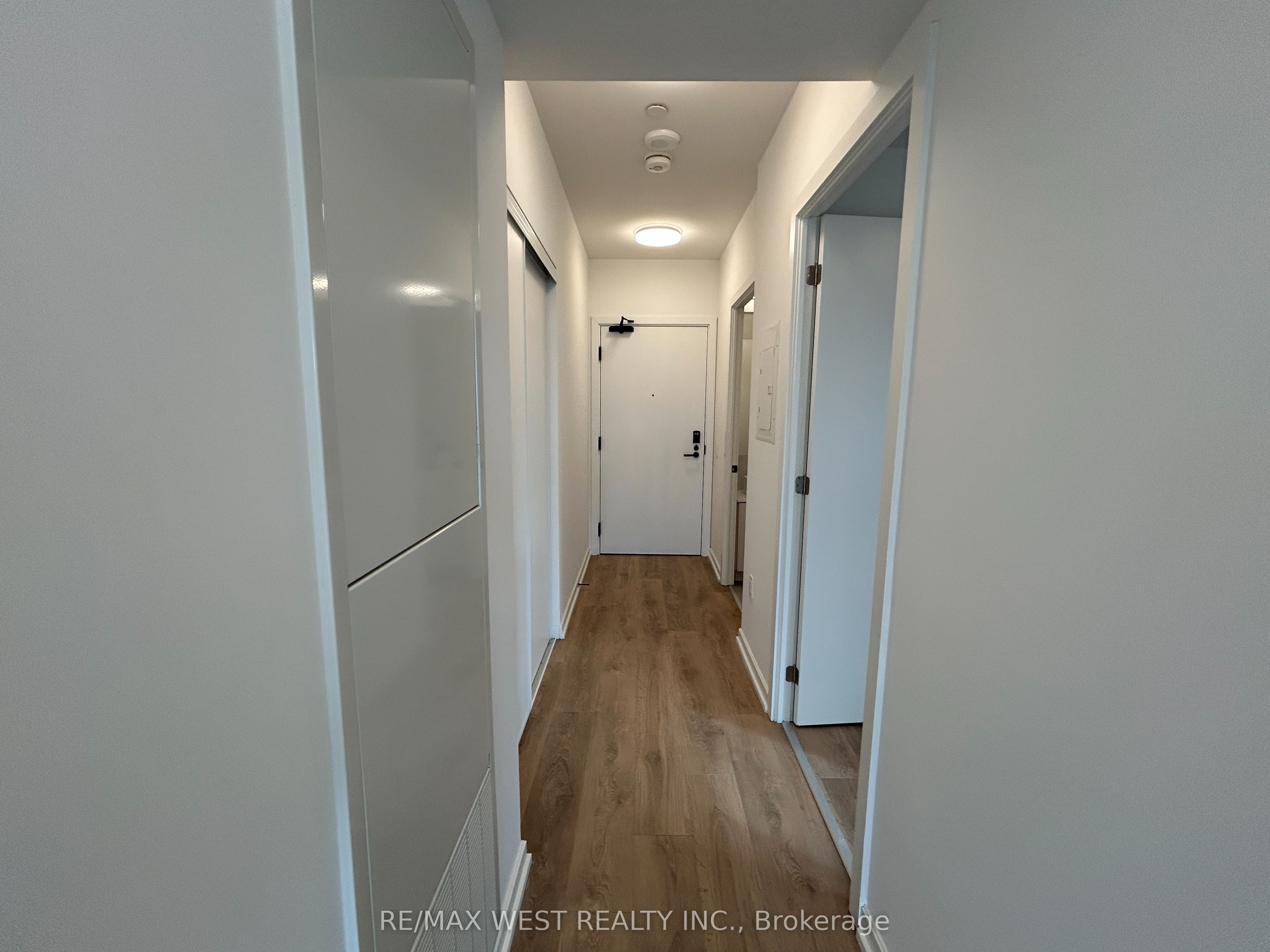 10 Graphophone Grove 403 Property Photo 9