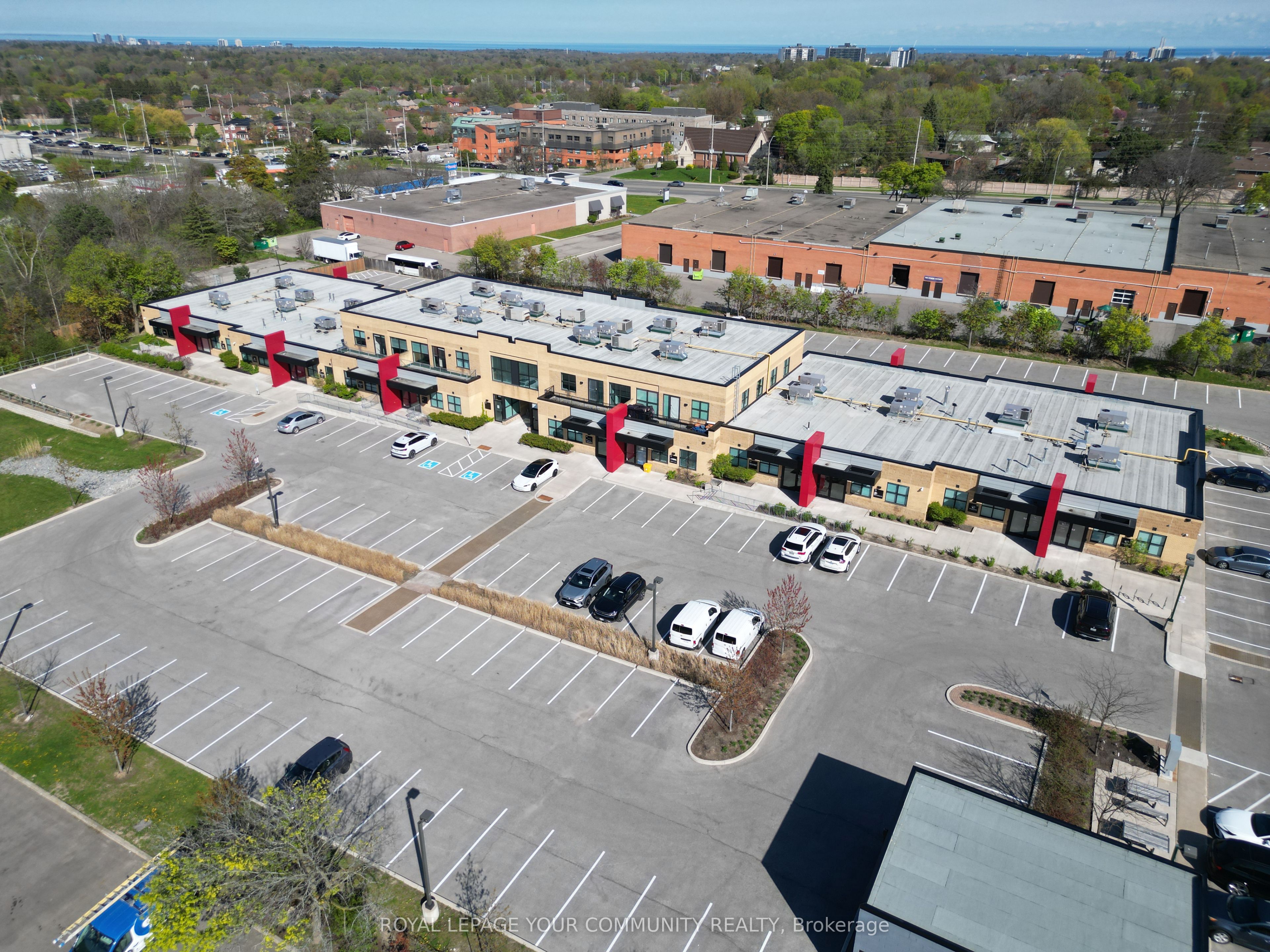 2155 Dunwin Drive 31-32 Property Photo 3