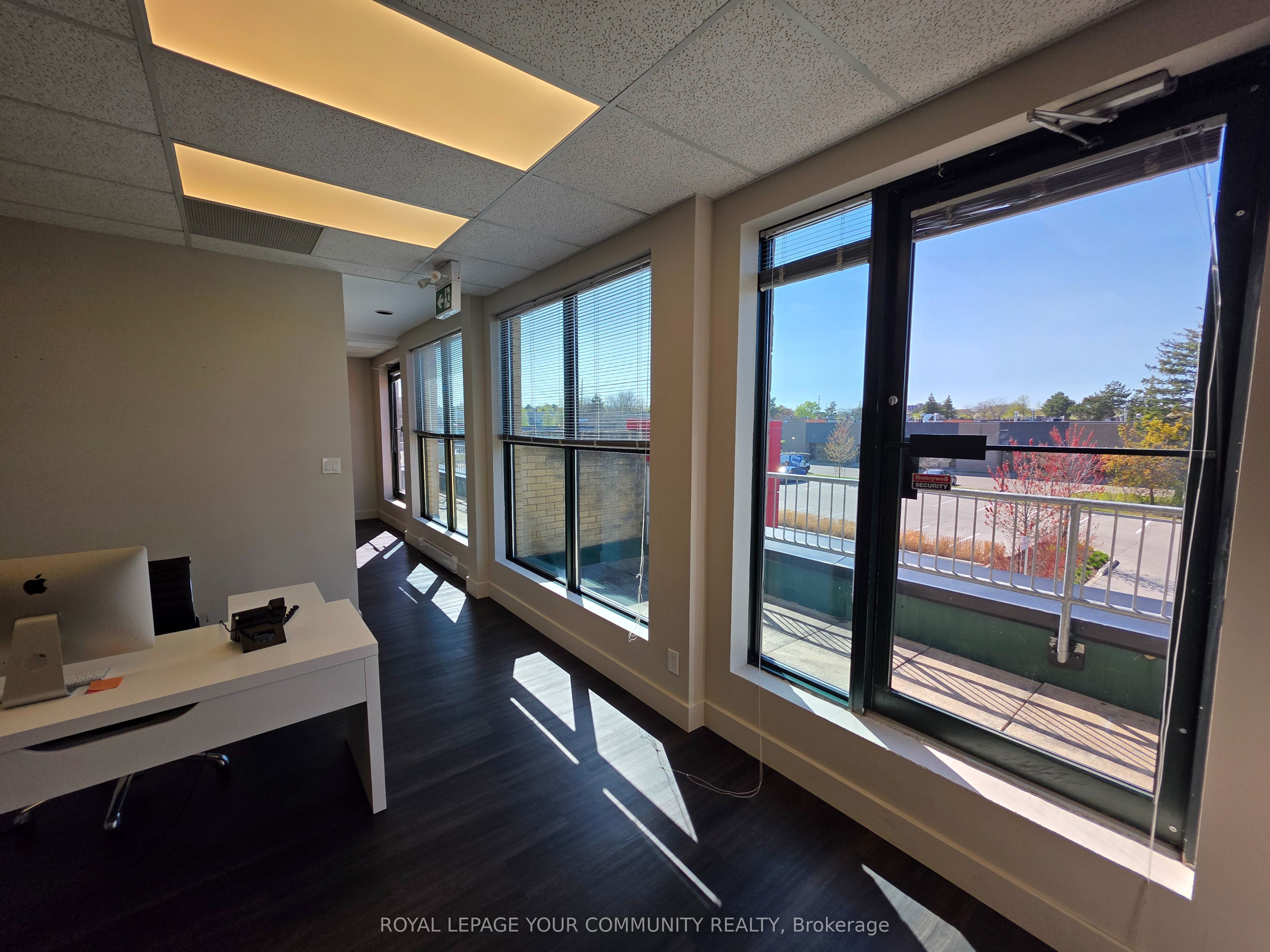 2155 Dunwin Drive 31-32 Property Photo 5