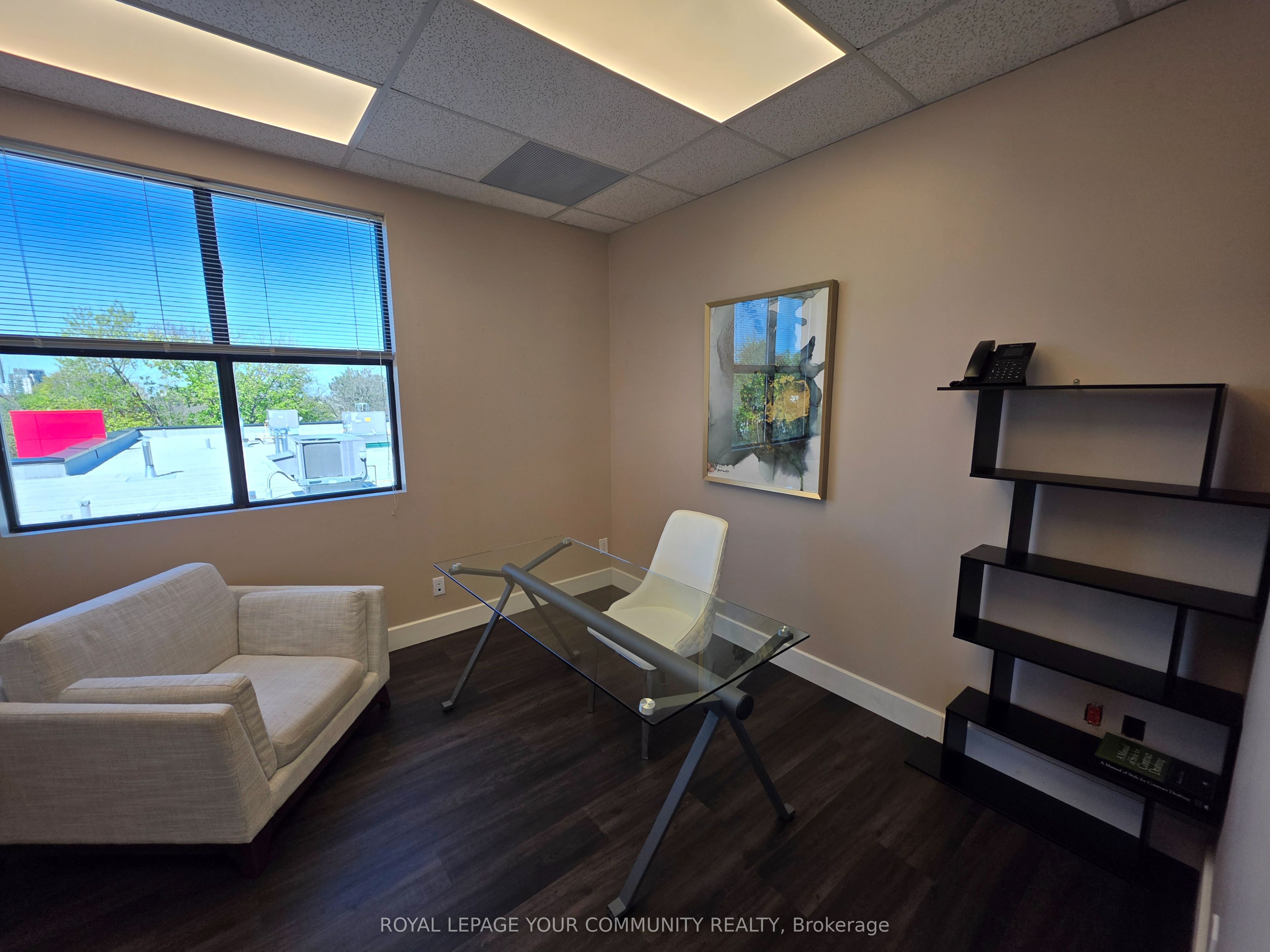 2155 Dunwin Drive 31-32 Property Photo 8