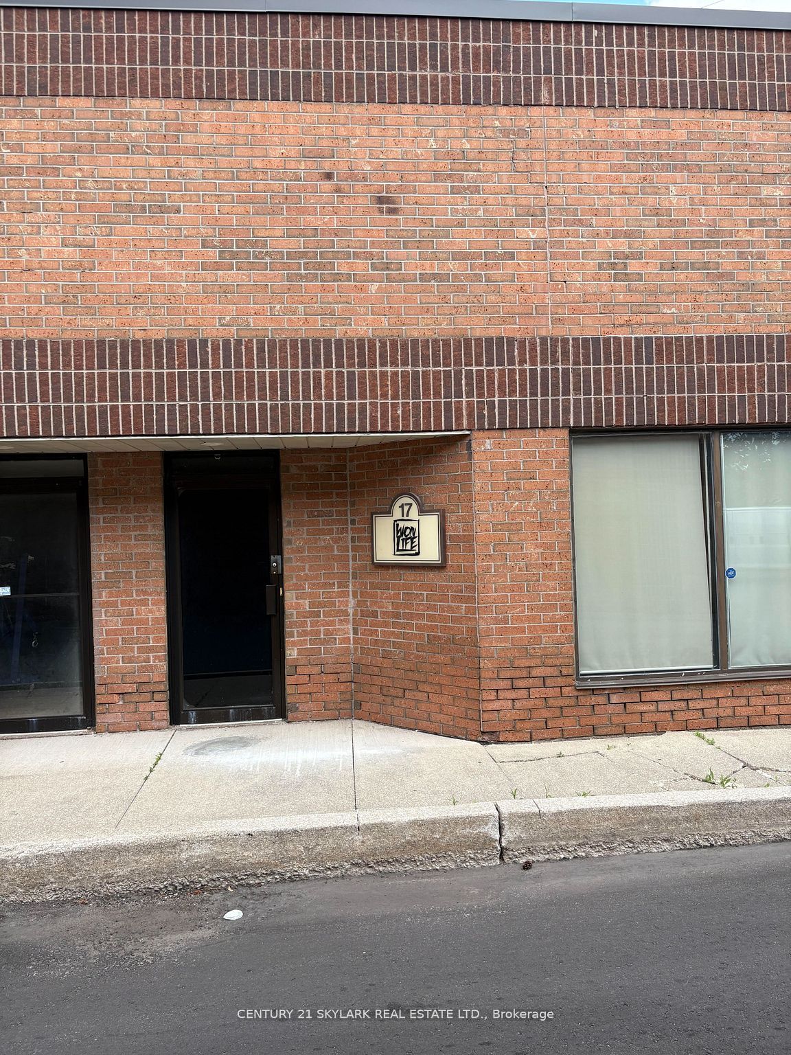 75 Rosedale Ave W Property Photo 1