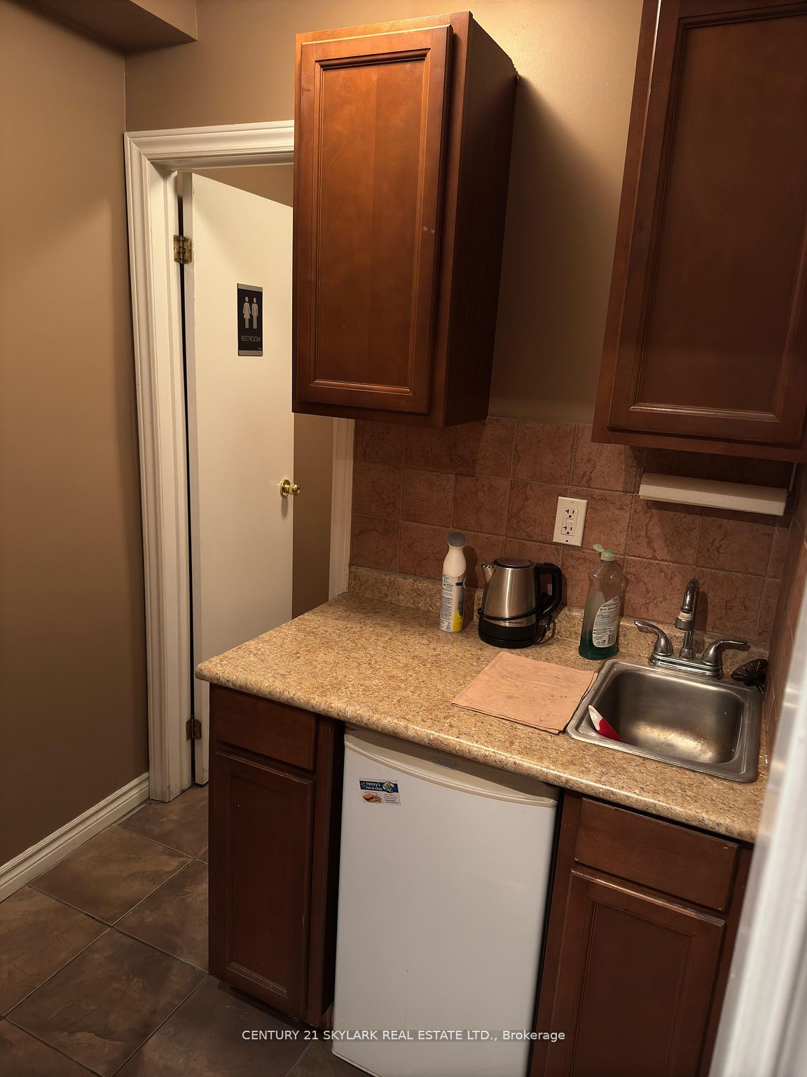 75 Rosedale Ave W Property Photo 7