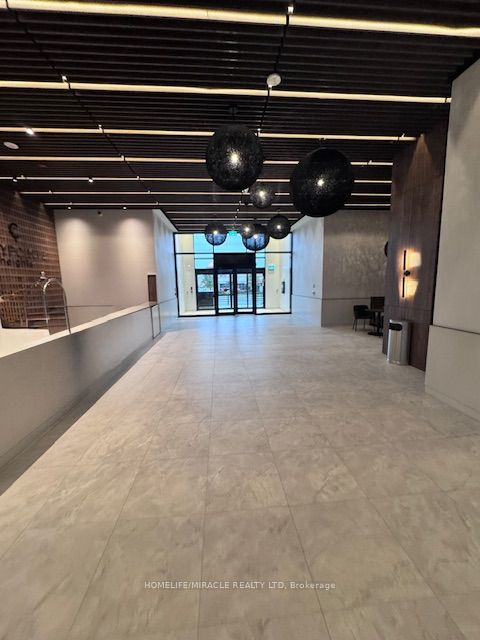 15 Skyridge Drive 427 Property Photo 1