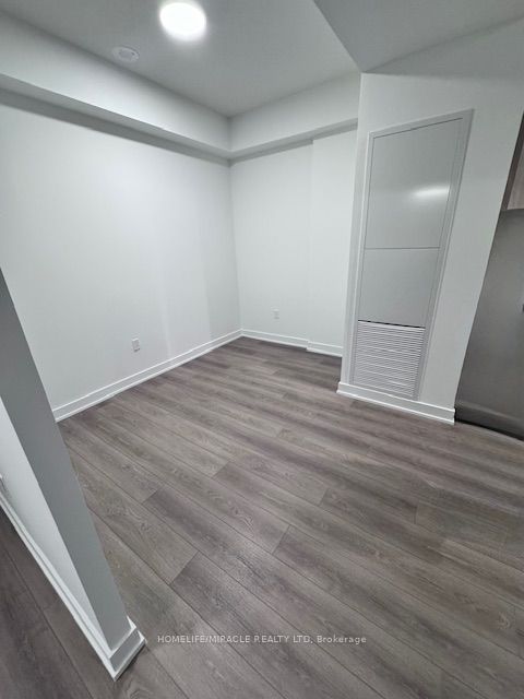 15 Skyridge Drive 427 Property Photo 6