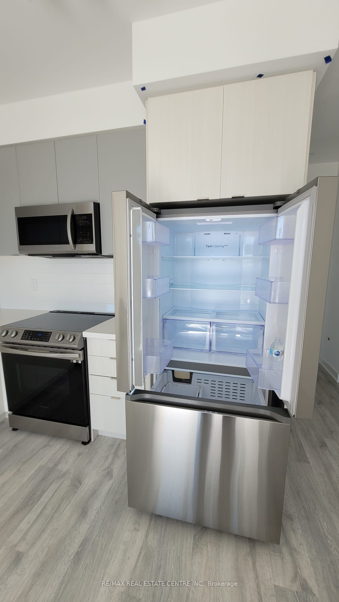 4655 Metcalfe Avenue 110 Property Photo 4