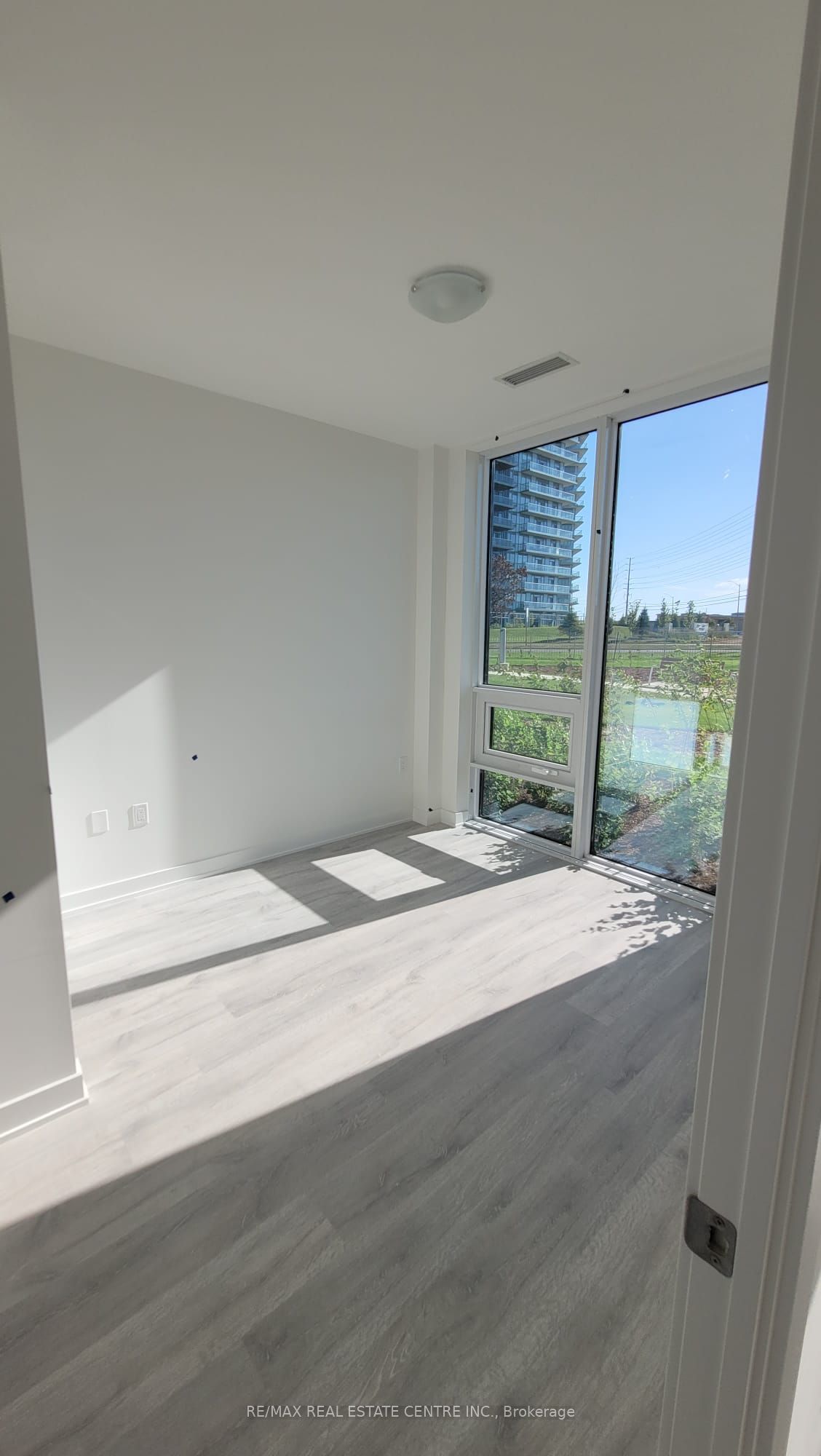 4655 Metcalfe Avenue 110 Property Photo 8