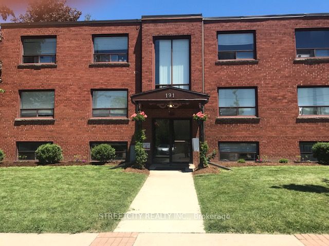 191 Broadway Street Property Photo 1