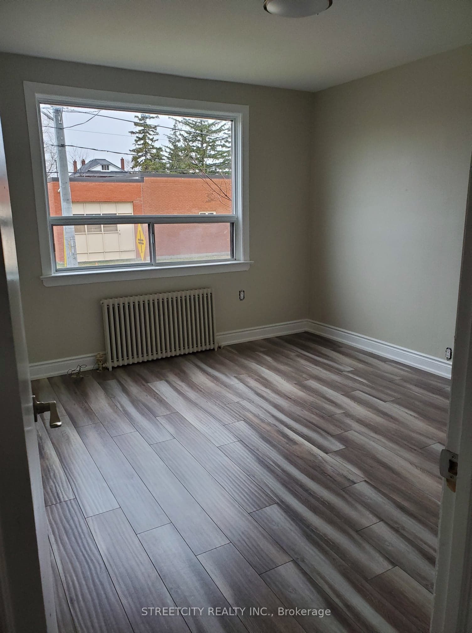 191 Broadway Street Property Photo 3