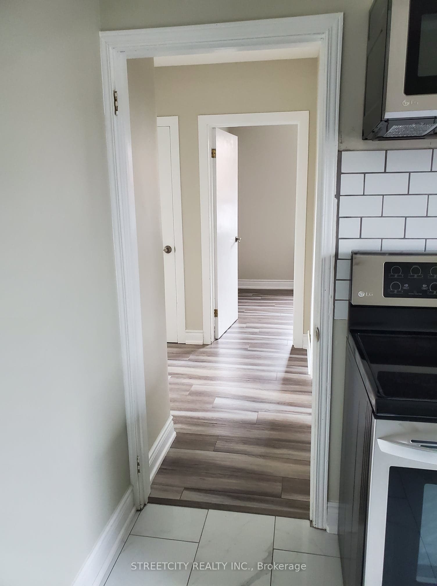 191 Broadway Street Property Photo 4