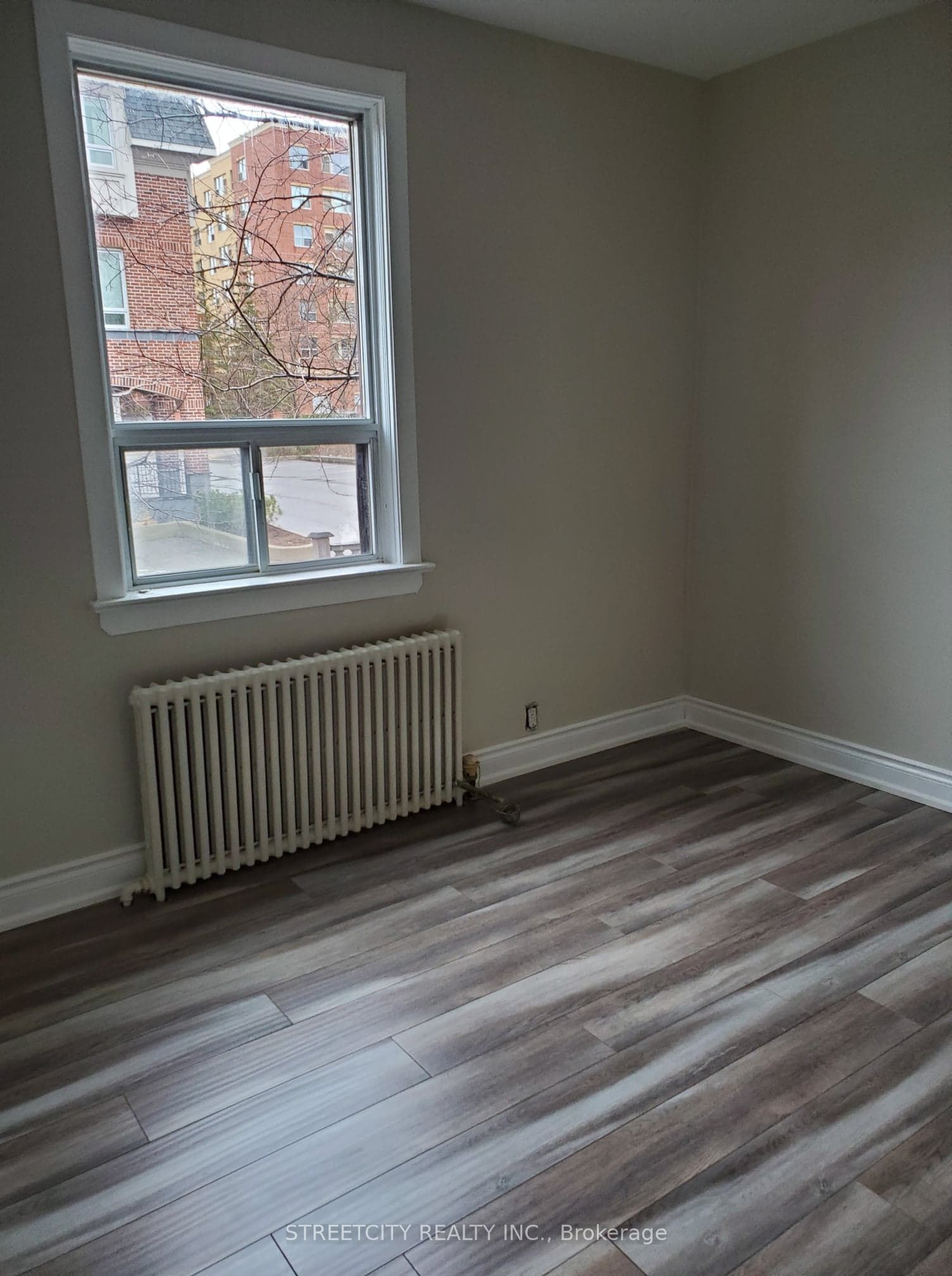 191 Broadway Street Property Photo 8