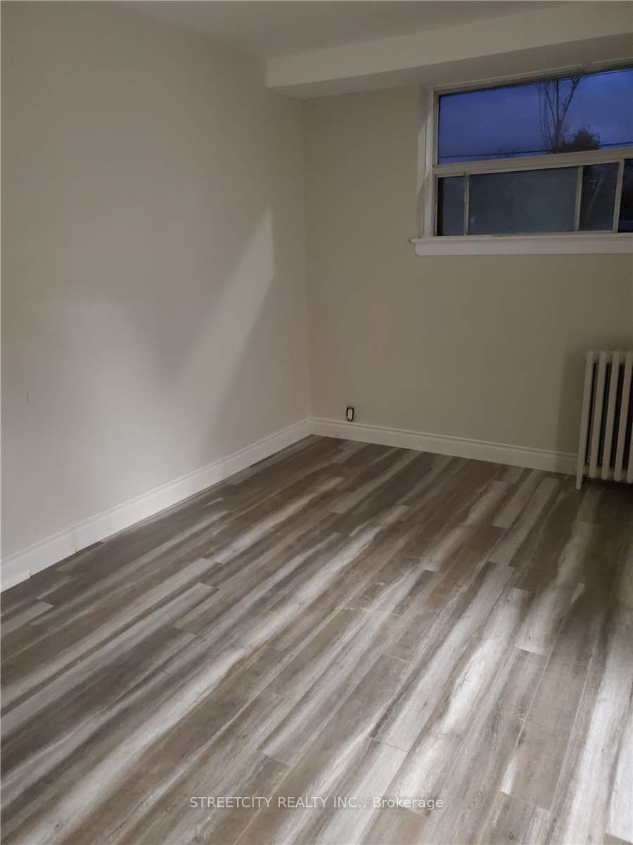 191 Broadway Street Property Photo 17