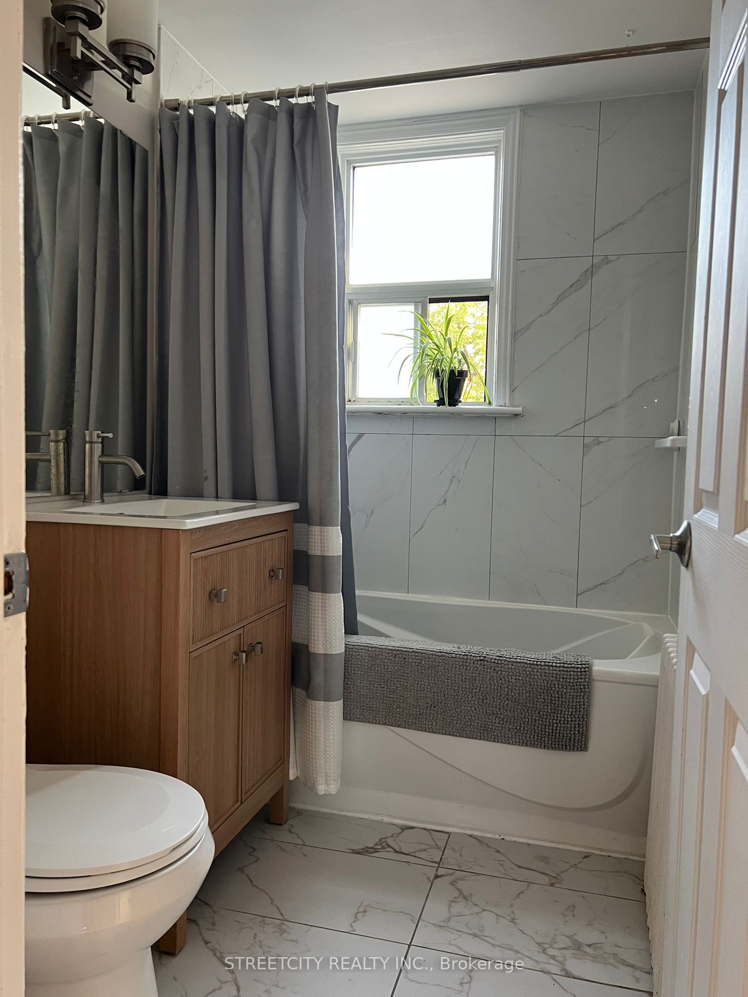 191 Broadway Street Property Photo 22