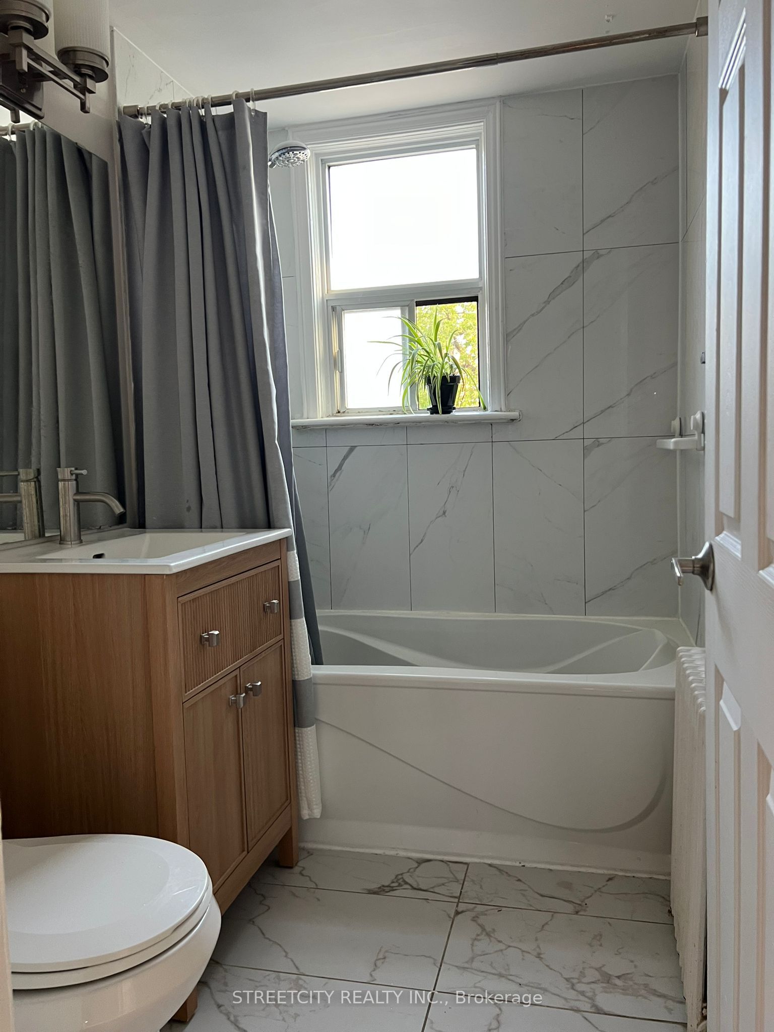 191 Broadway Street Property Photo 23