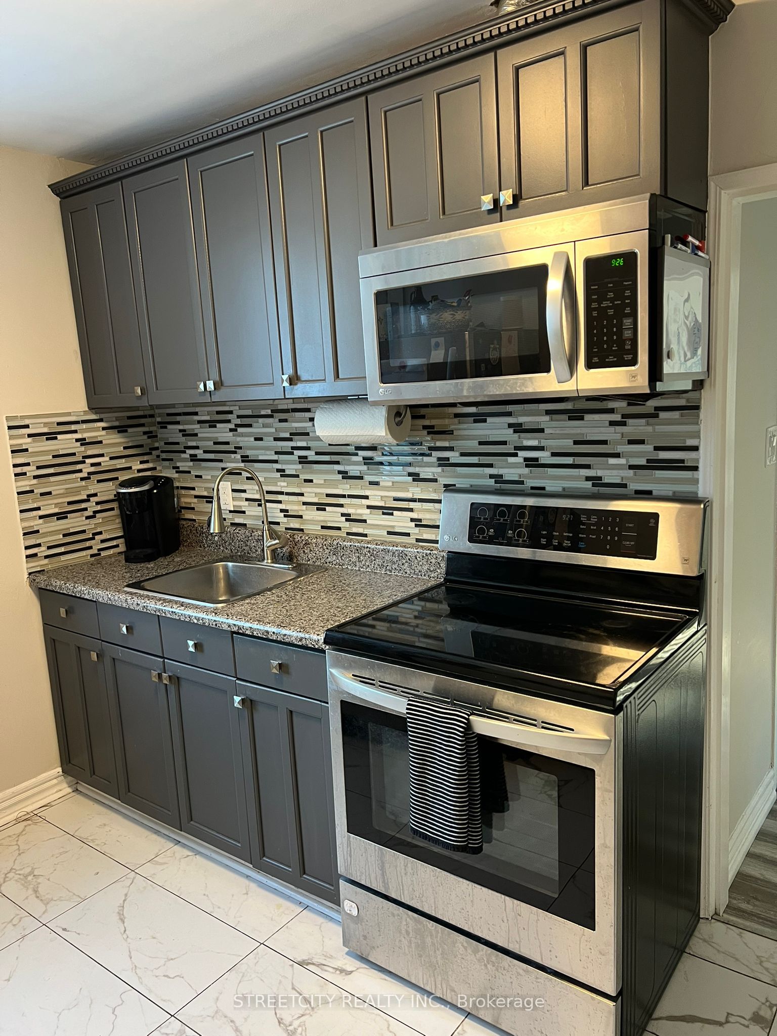 191 Broadway Street Property Photo 29