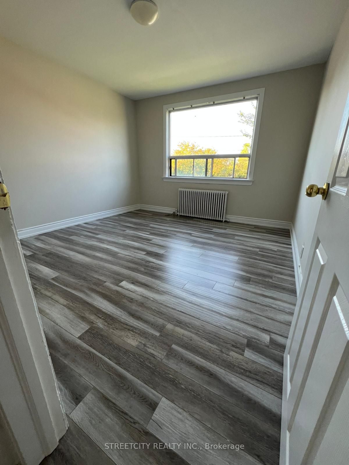 191 Broadway Street Property Photo 32