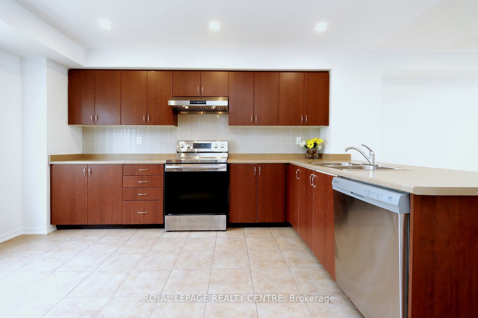 3135 Boxford Crescent 4 Property Photo 4