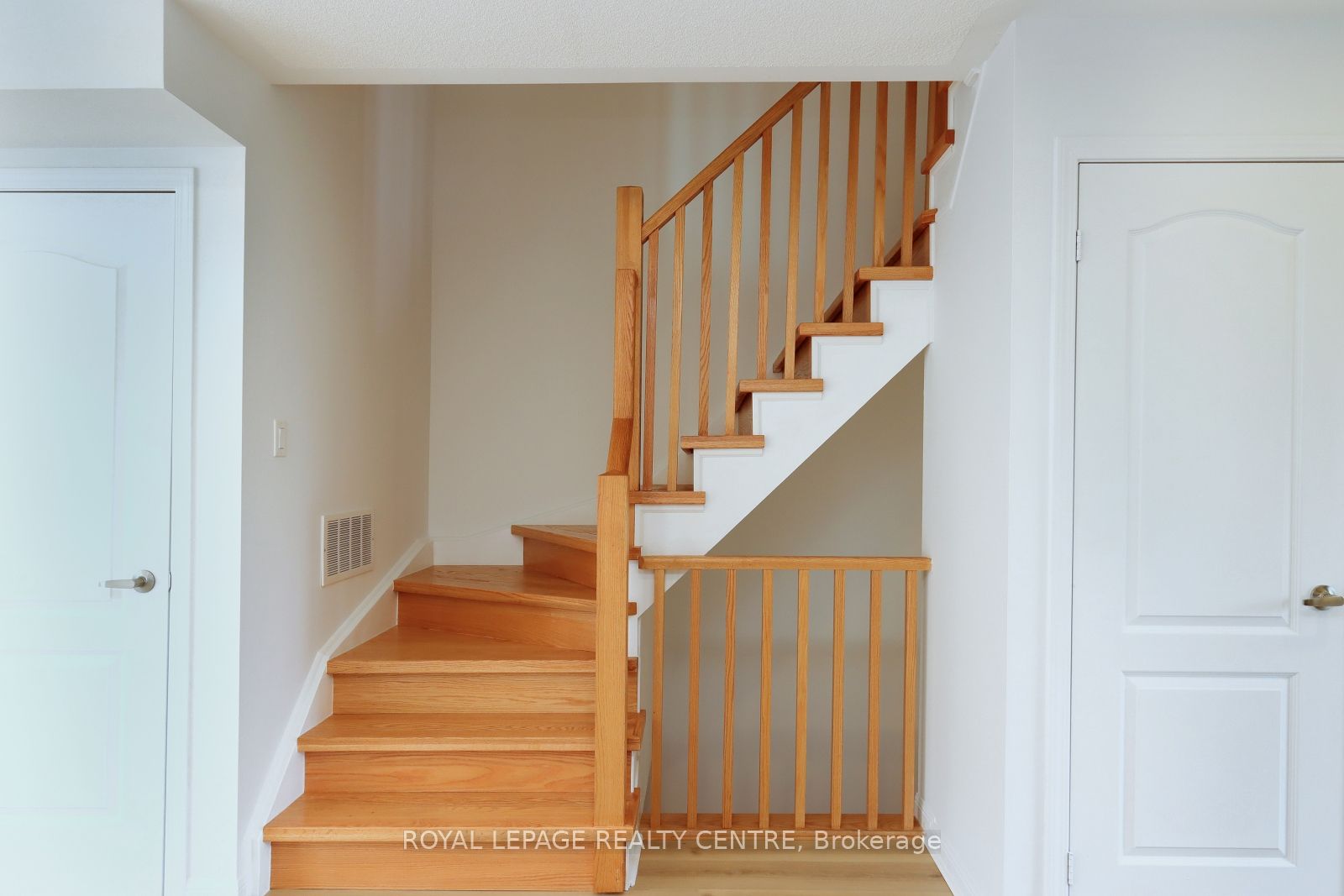 3135 Boxford Crescent 4 Property Photo 13